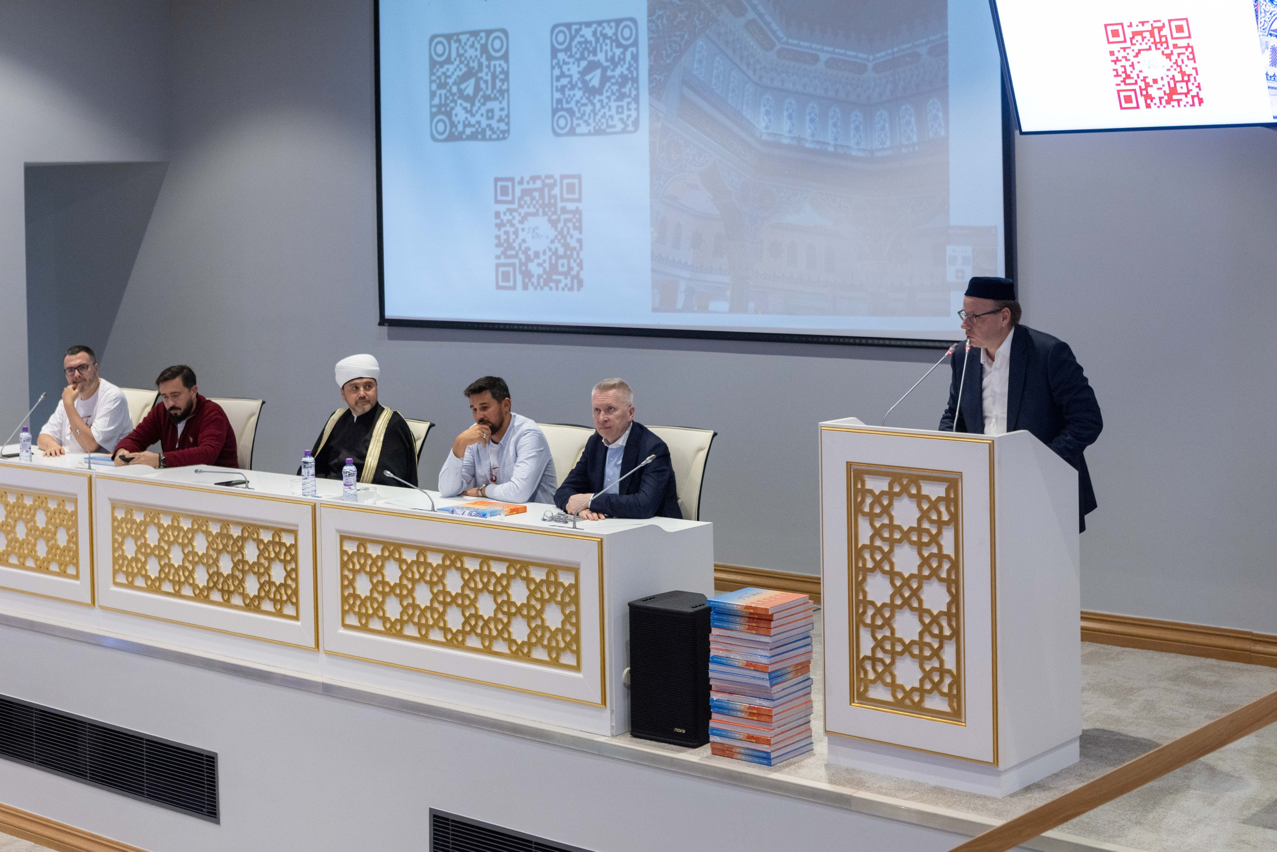 Репортаж с презентации книги — «Москва: город вязевый». Рекламный, предметный, репортажный, семейный фотограф и художник в Москве