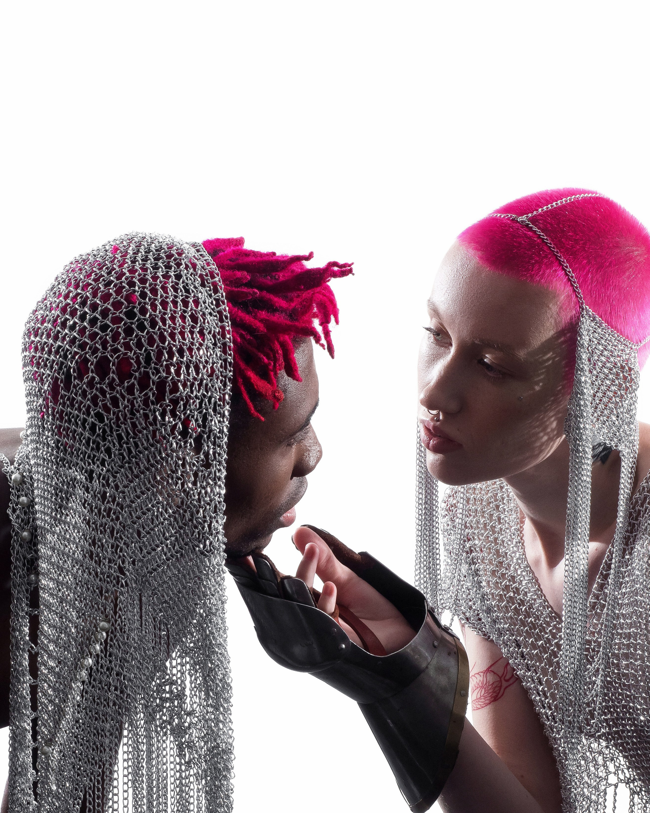 Съёмка для бренда одежды из цепей Nevoda. Фотограф Кристина Берг