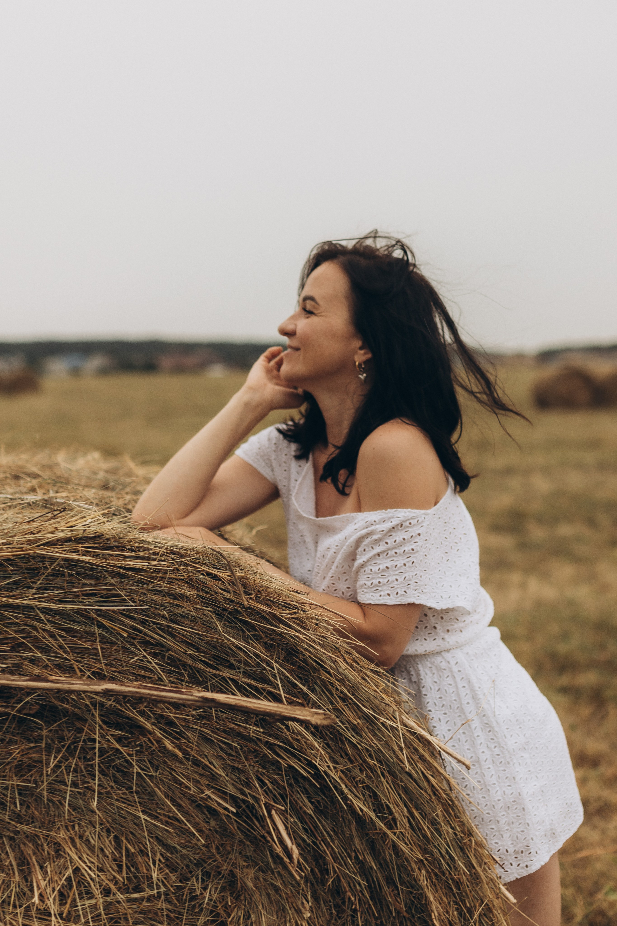 Кристина — индивидуальная фотосессия (стога, поле). Фотограф в Ставрополе Svetlana Matveeva