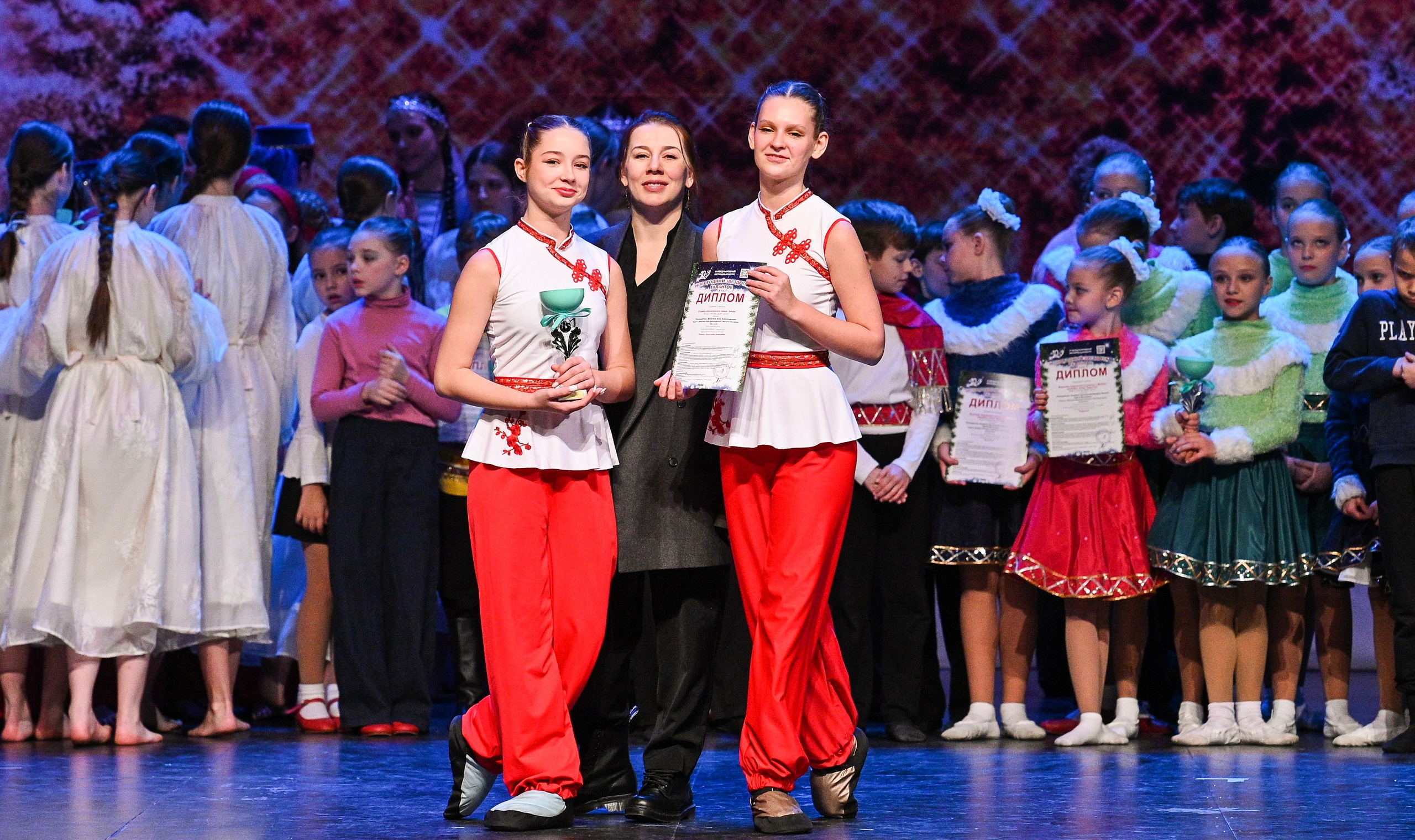 14.11.2024 «Новогодний Звездопад Талантов» Фестивальное движение «Шаг к мечте» г. Москва. Медиастудия Фото Концепт