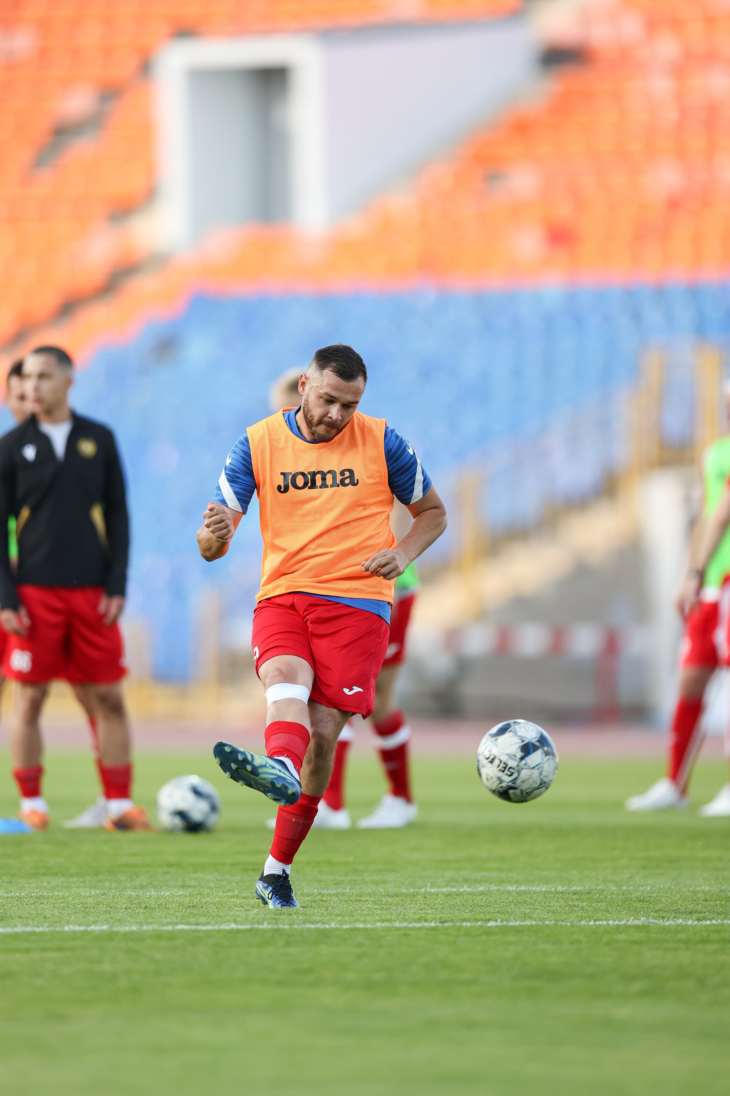 Благотворительный футбольный матч Друзья Бурмистрова vs ФК Fight Nights. Спортивный репортажный фотограф Казань Нафис Сиразетдинов