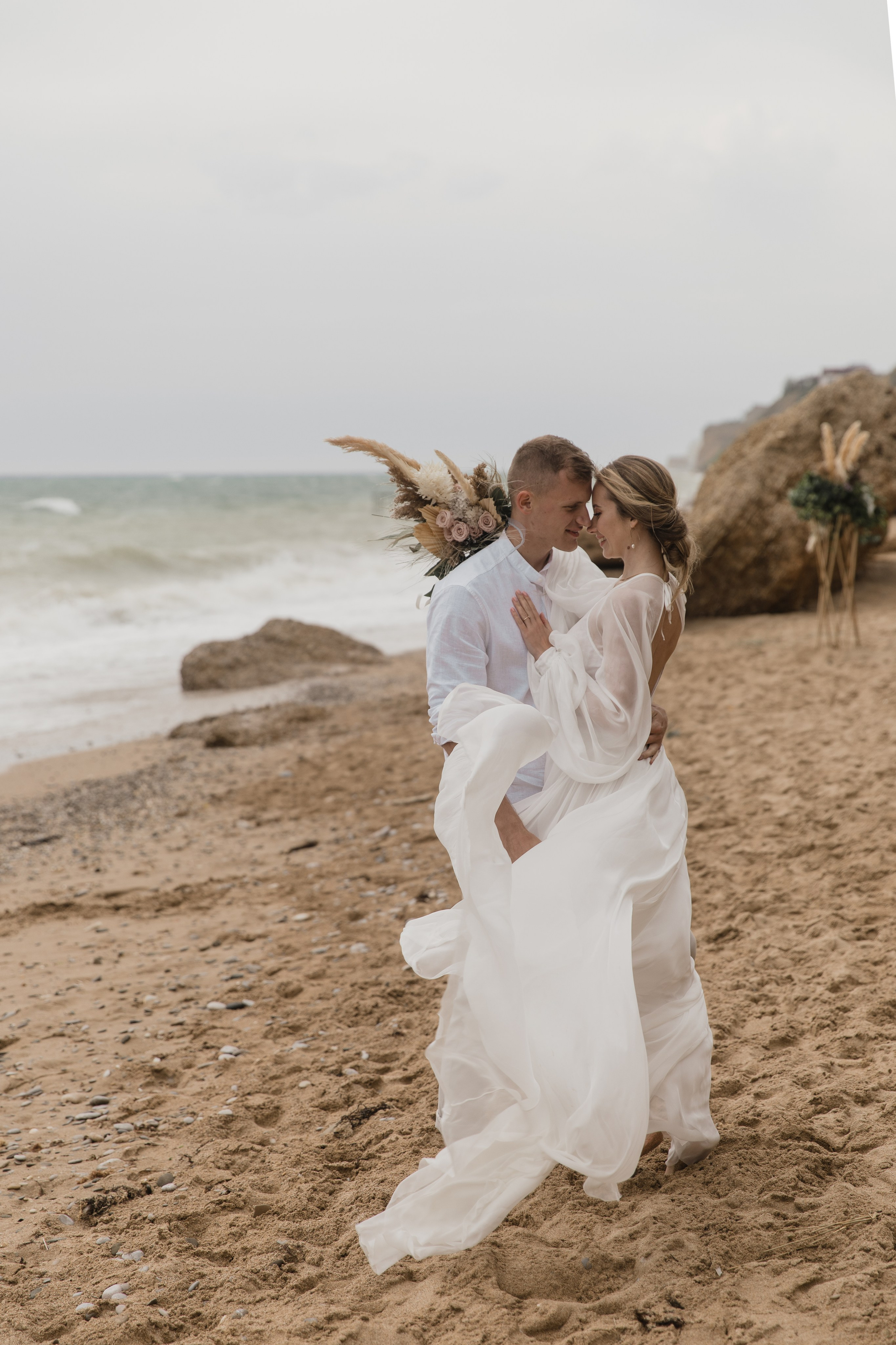 На берегу моря…. СВАДЕБНЫЙ ФОТОГРАФ В КРЫМУ И СЕВАСТОПОЛЕ