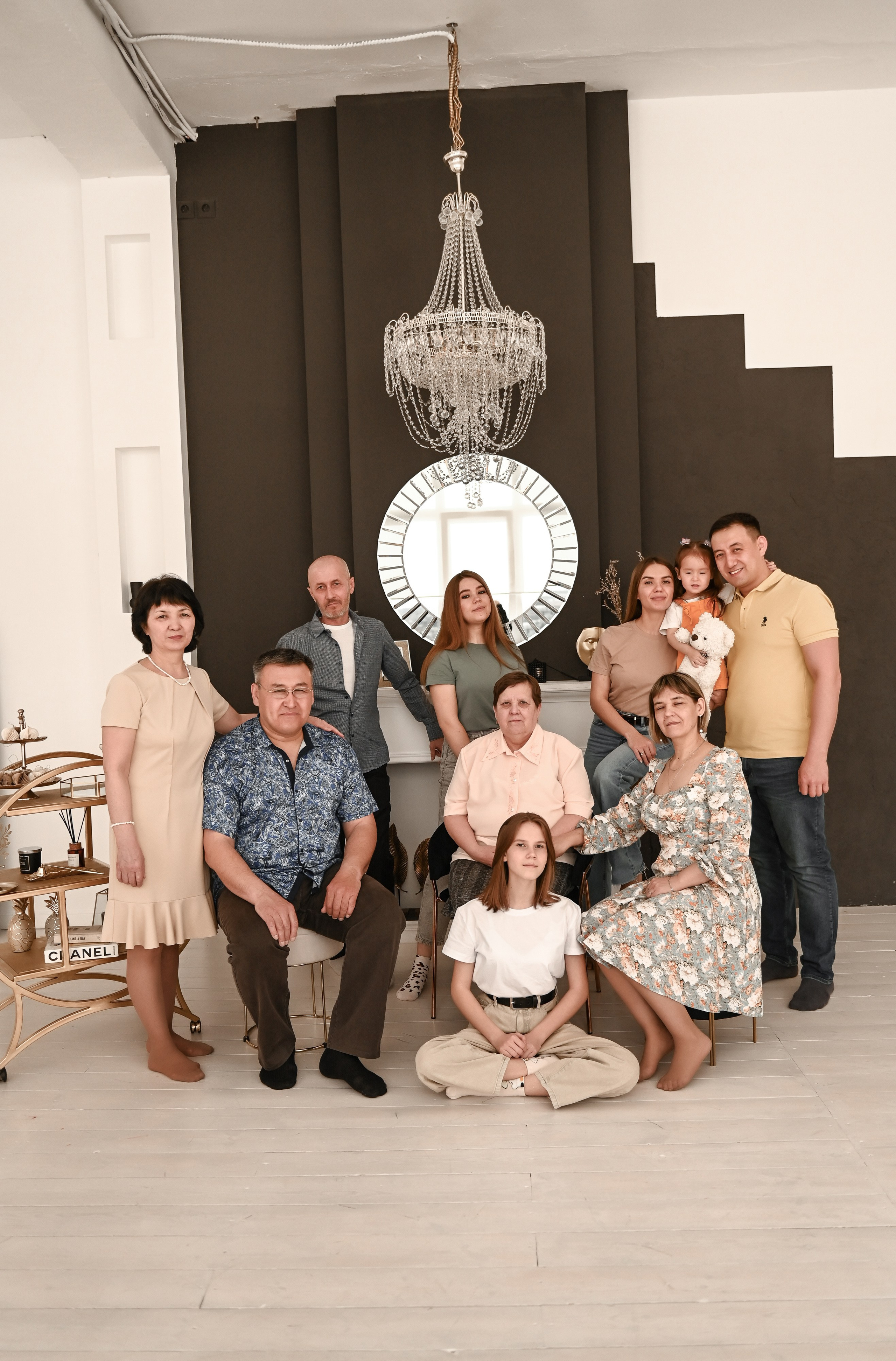 Семейная студийная  фотосессия 2. Свадебный, семейный, детский, контент фотограф в Омске Максим Ильин