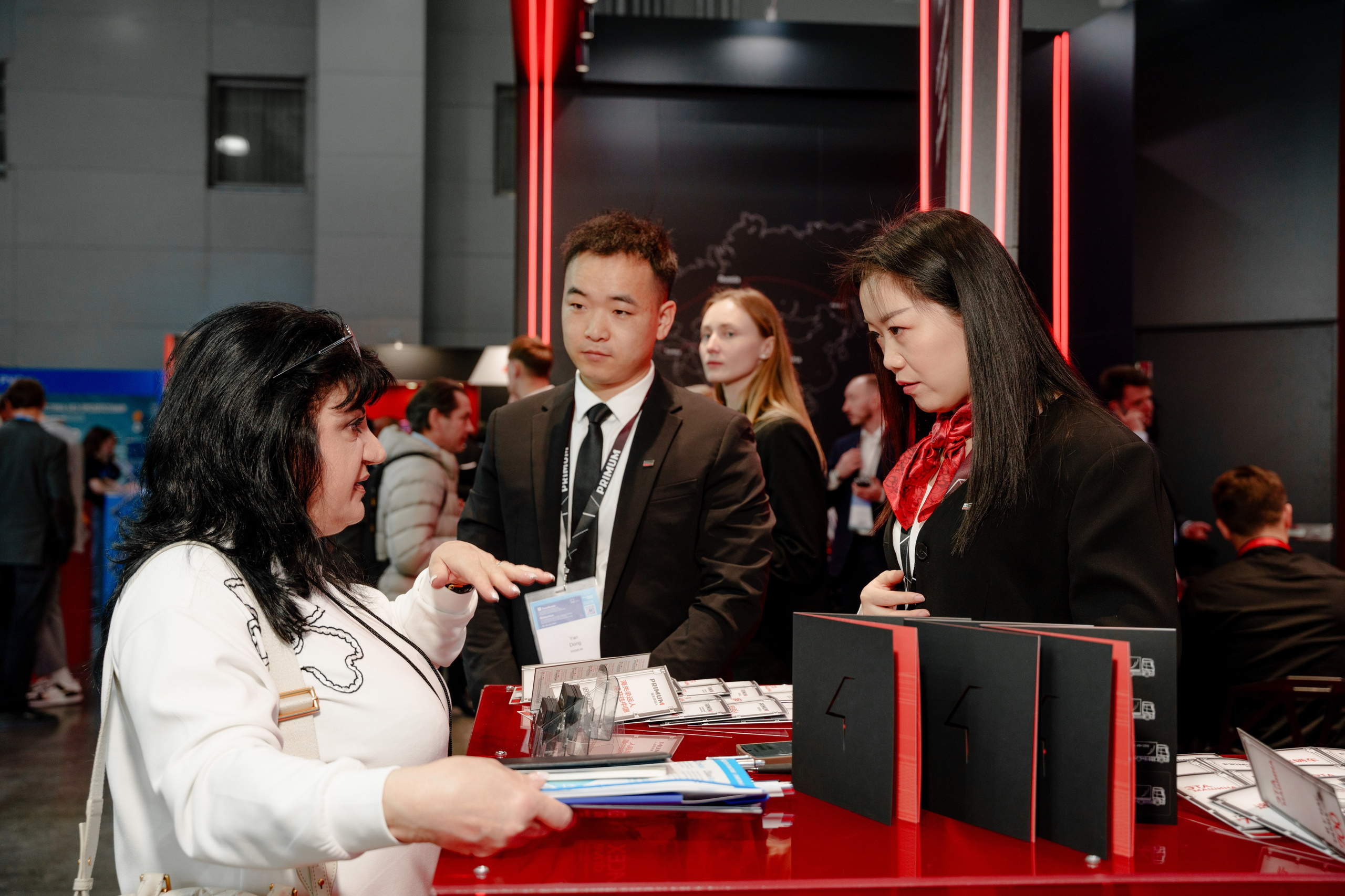 Репортажный фотограф на экспо Крокус. Репортажный фотограф Москва Сергей Дружинин