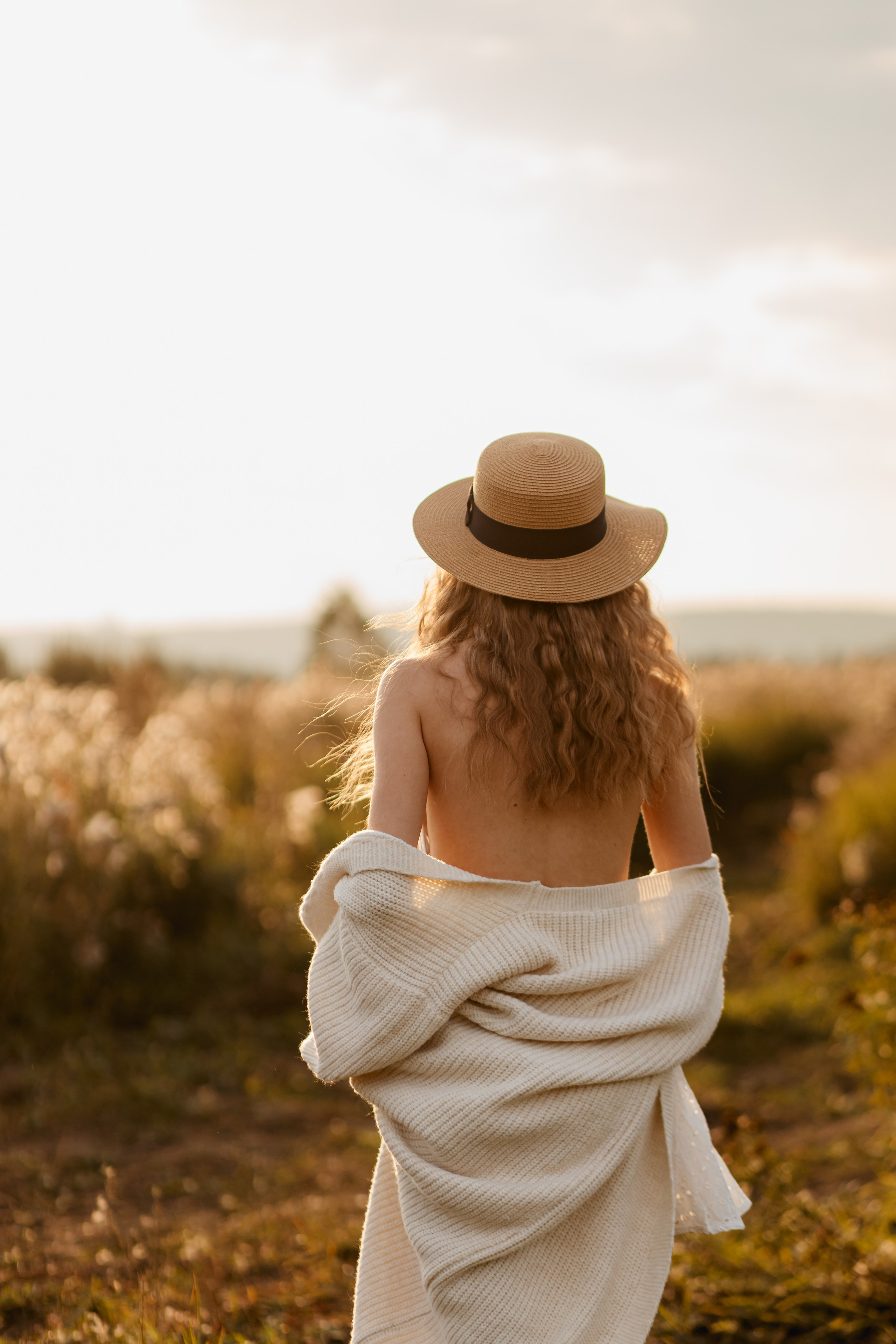 Закат, поле. Свадебный и семейный фотограф Екатеринбург Настя Саедгалина