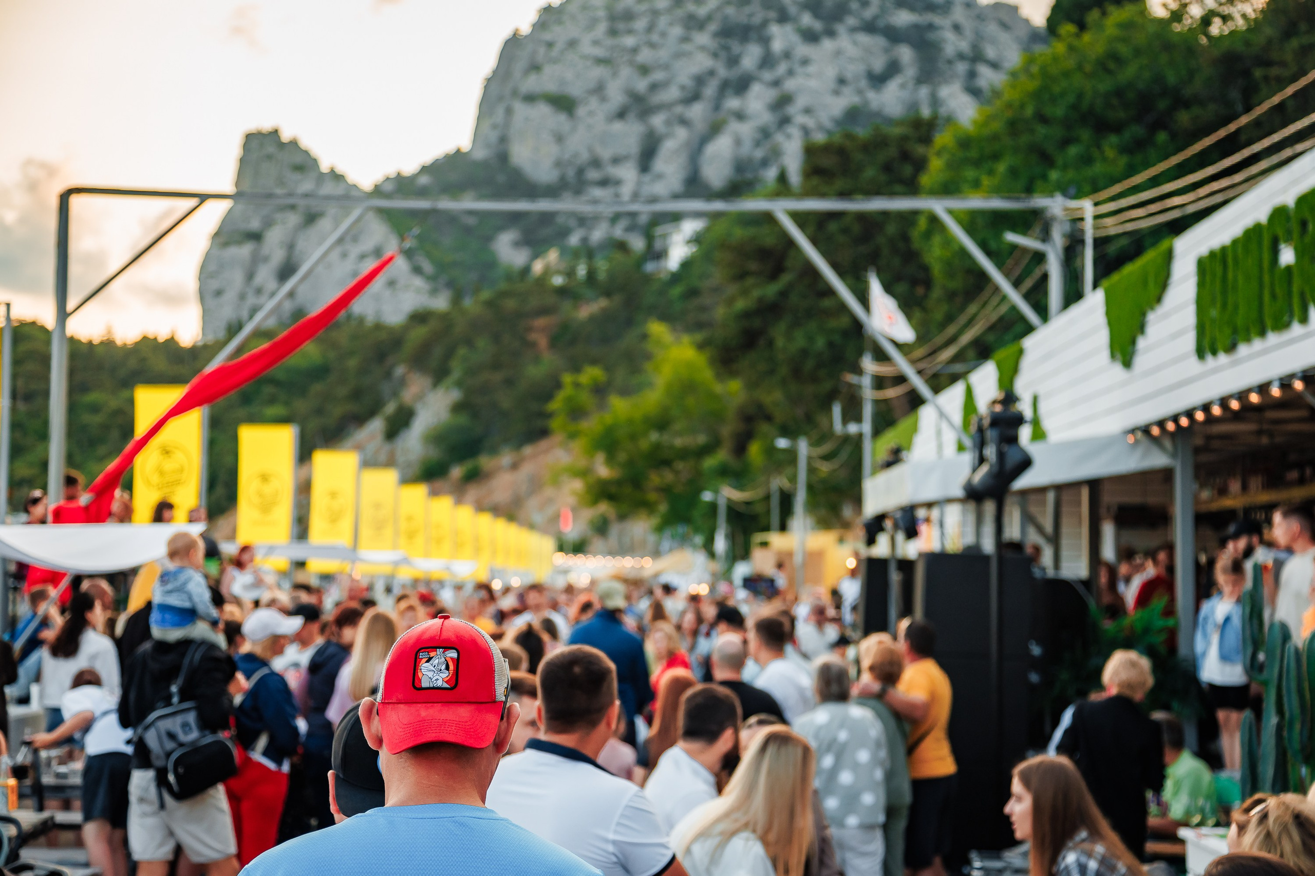 Открытие сезона в HUNGRY BIRD_Симеиз_Крым_14.06.2025. Аминов Руслан | Фотограф