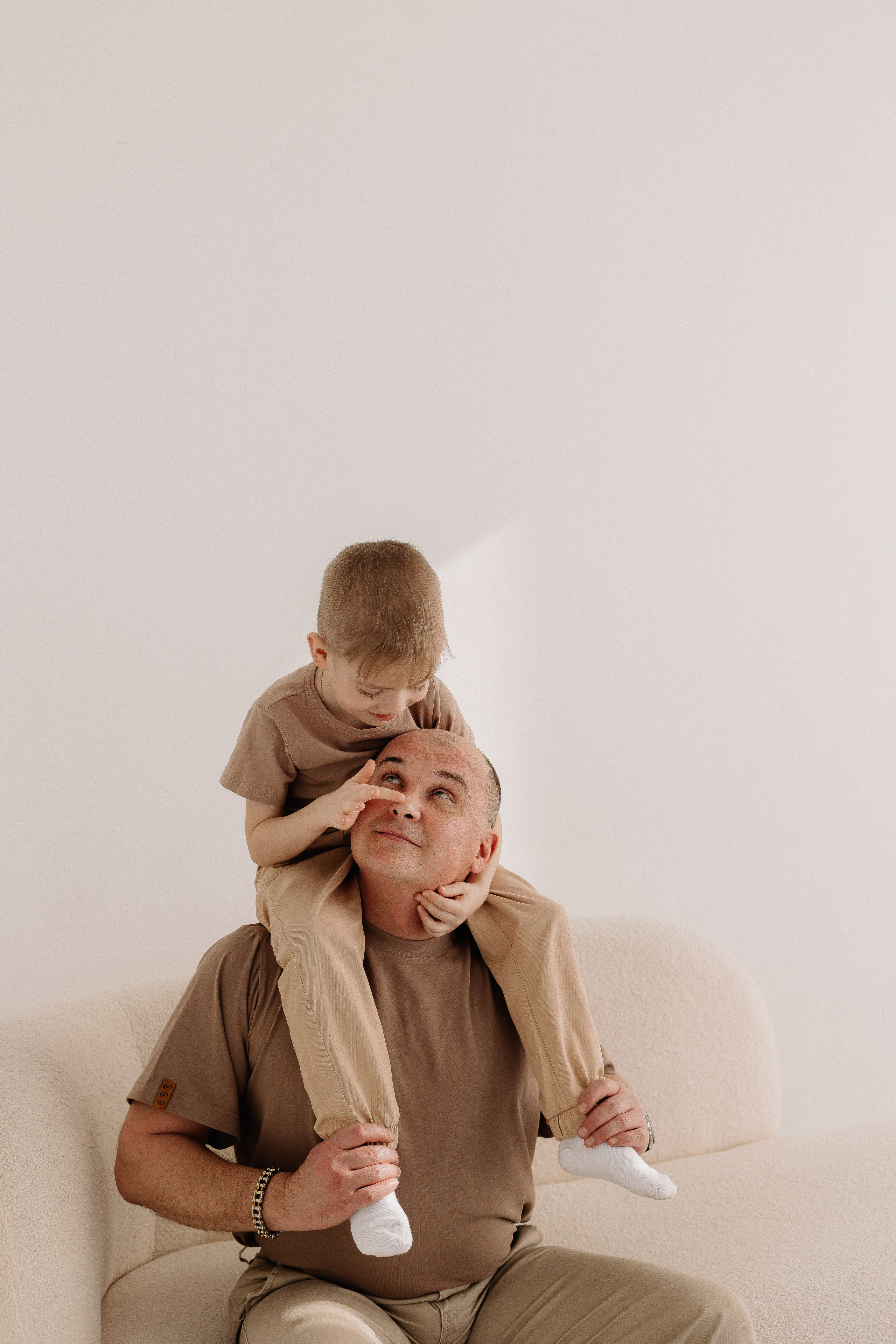 Семейная фотосессия в студии. Свадебный и семейный фотограф в Нижнекамске, Набережных Челнах