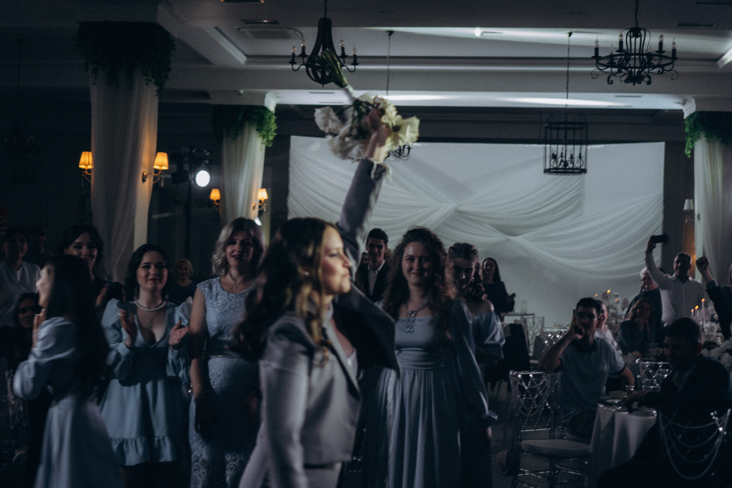 СВАДЕБНАЯ СЬЕМКА СБОРОВ В ОТЕЛЕ И ВЫЕЗД НА ЦЕРЕМОНИЮ (СНЯТО В СИБИРЕ В НИЖНЕВАРТОВСКЕ). Профессиональный фотограф, Санкт-Петербург — Виктория Богомолова