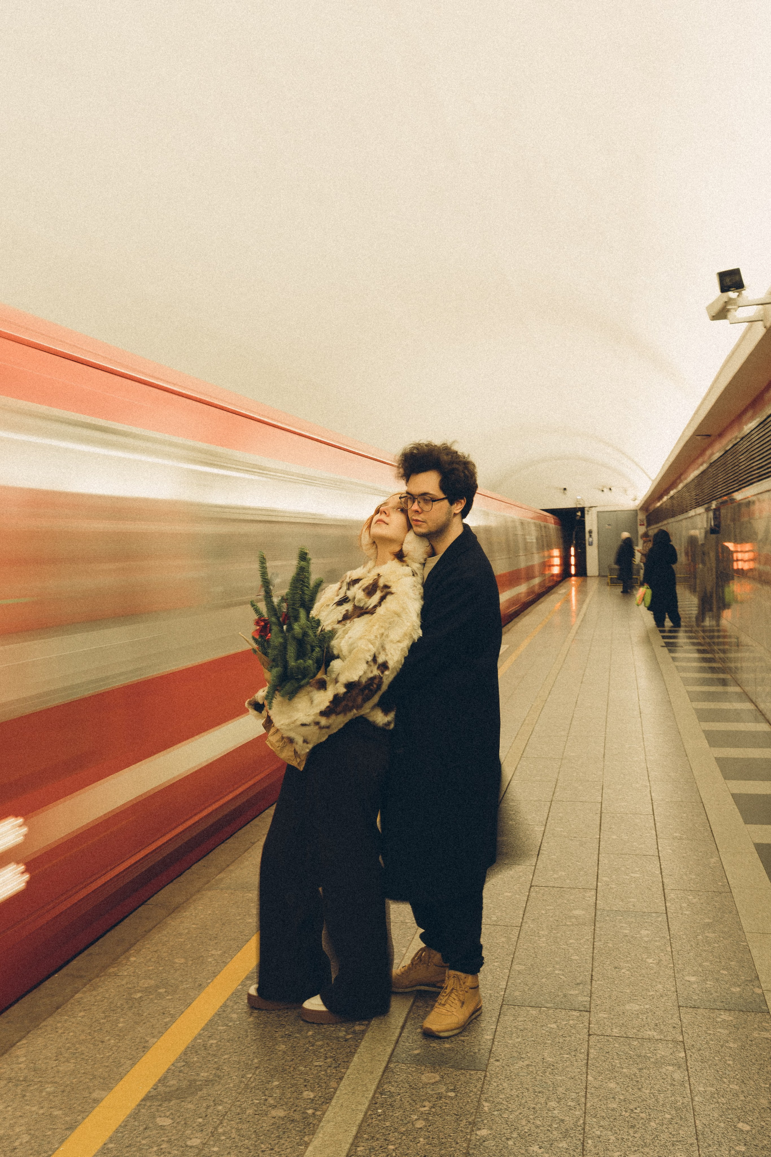 НОВОГОДНЯЯ ФОТОСЕСИИЯ ПАРЫ В МЕТРО ЛЮБОВЬ. Профессиональный фотограф, Санкт-Петербург — Виктория Богомолова