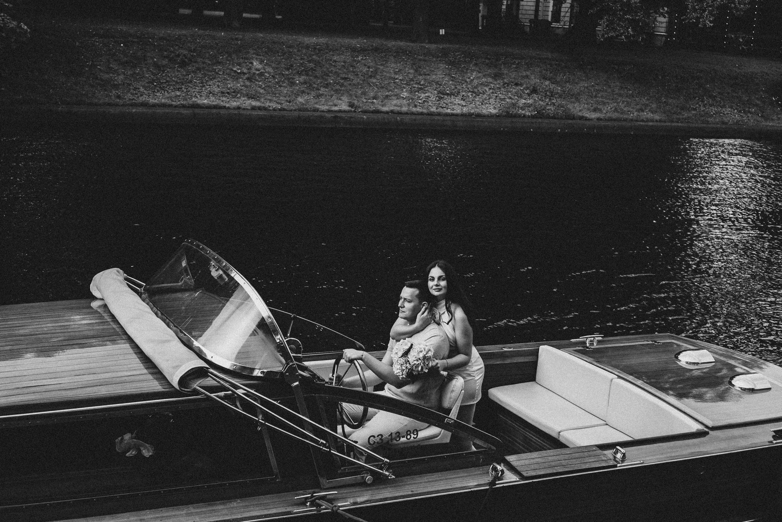 СВАДЕНБНАЯ СЬЕМКА НА КАТЕРЕ ПО КАНАЛАМ САНКТ-ПЕТЕРБУРГА И В АКВАТОРИИ НЕВЫ. Профессиональный фотограф, Санкт-Петербург — Виктория Богомолова