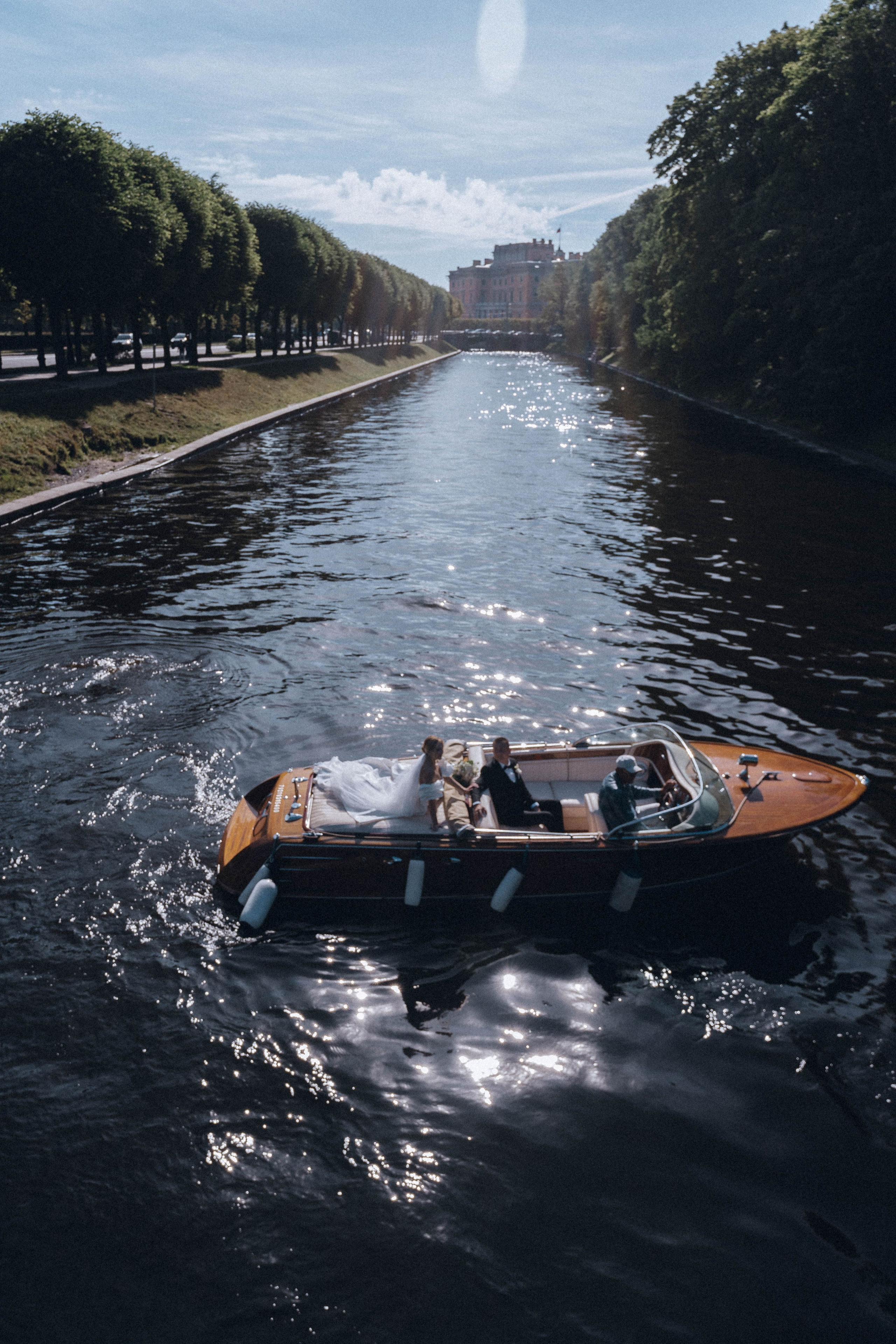 СВАДЕНБНАЯ СЬЕМКА НА КАТЕРЕ ПО КАНАЛАМ САНКТ-ПЕТЕРБУРГА И В АКВАТОРИИ НЕВЫ. Профессиональный фотограф, Санкт-Петербург — Виктория Богомолова