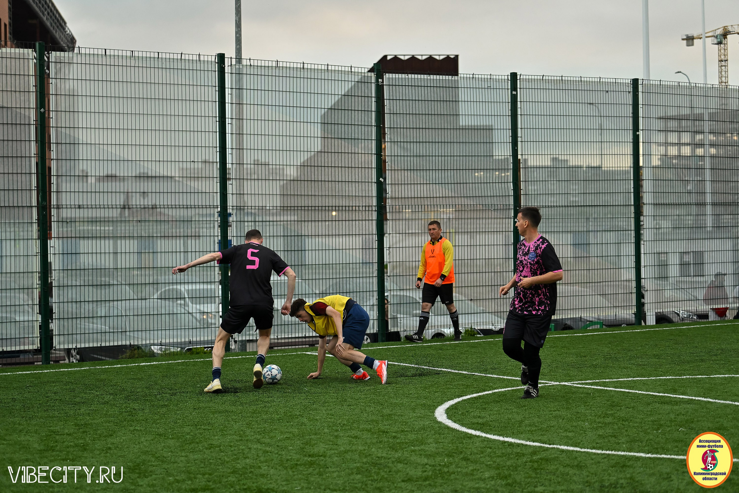 ИГРЫ МИНИ-ФУТБОЛЬНОЙ ЛИГИ. VIBECITY.RU Вайб Сити Ру Фоторепортажи Фотоотчеты Калининград