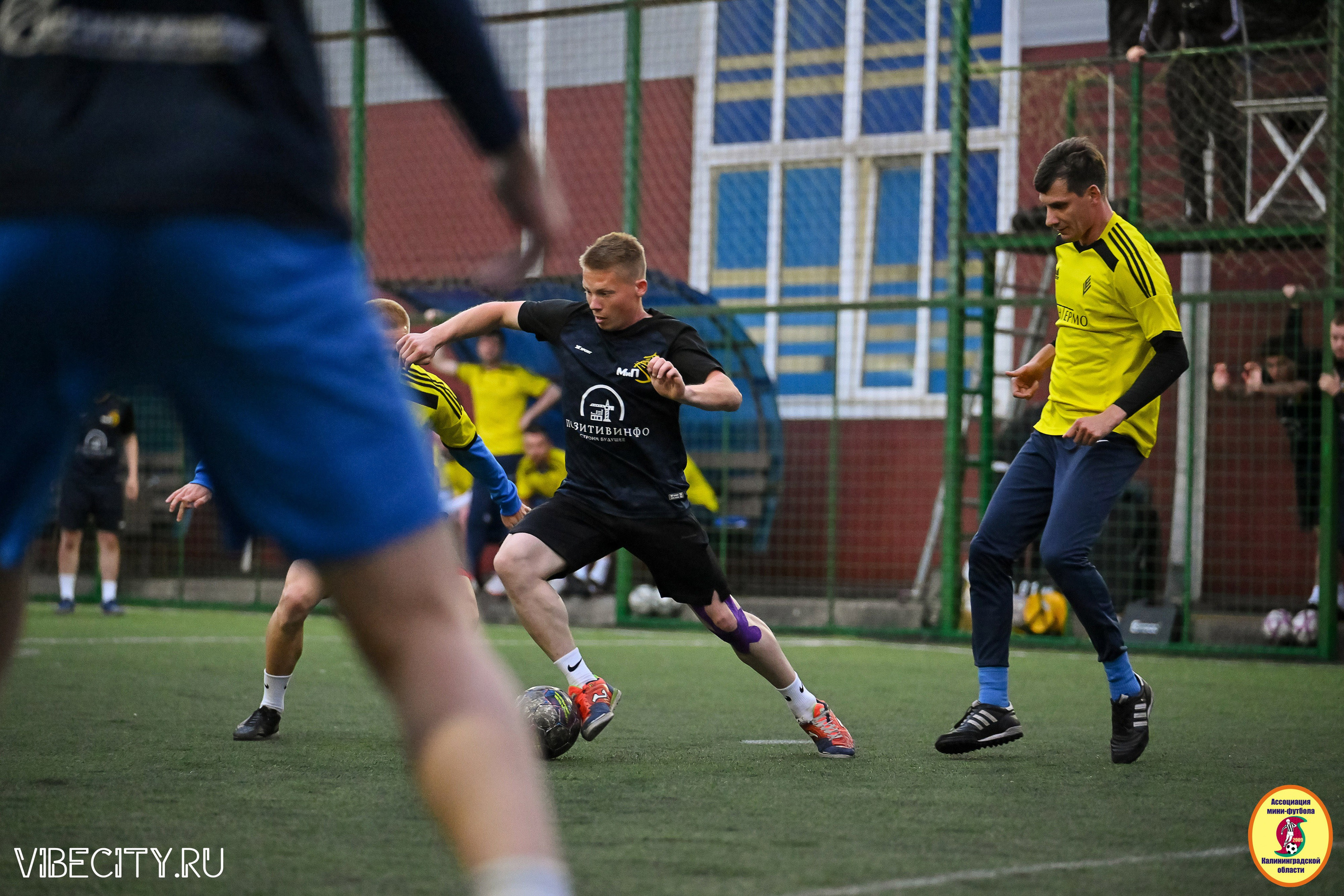 ИГРЫ МИНИ-ФУТБОЛЬНОЙ И КОРПОРАТИВНОЙ ЛИГИ. VIBECITY.RU Вайб Сити Ру Фоторепортажи Фотоотчеты Калининград