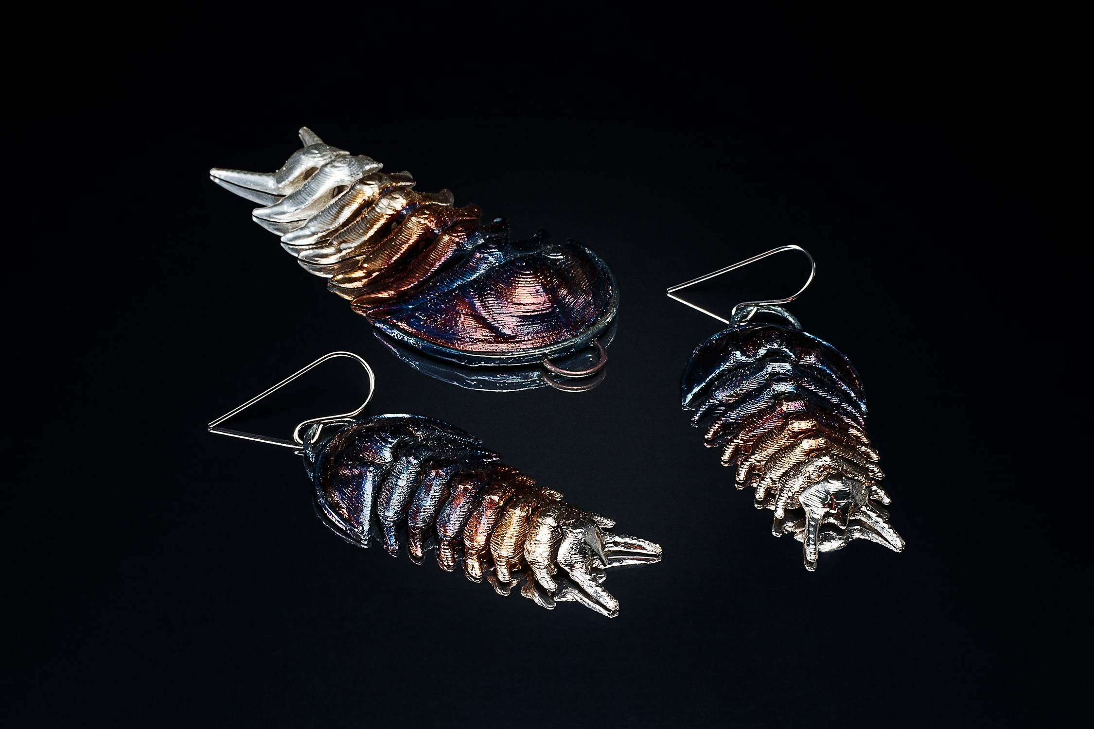 Ювелирный фотограф в Санкт-Петербурге. Рекламный фотограф ювелирных украшений и бижутерии. Имиджевая фотосъёмка для брендов украшений и галлерей. Постановочные фото украшений. Фото украшений для продажи.