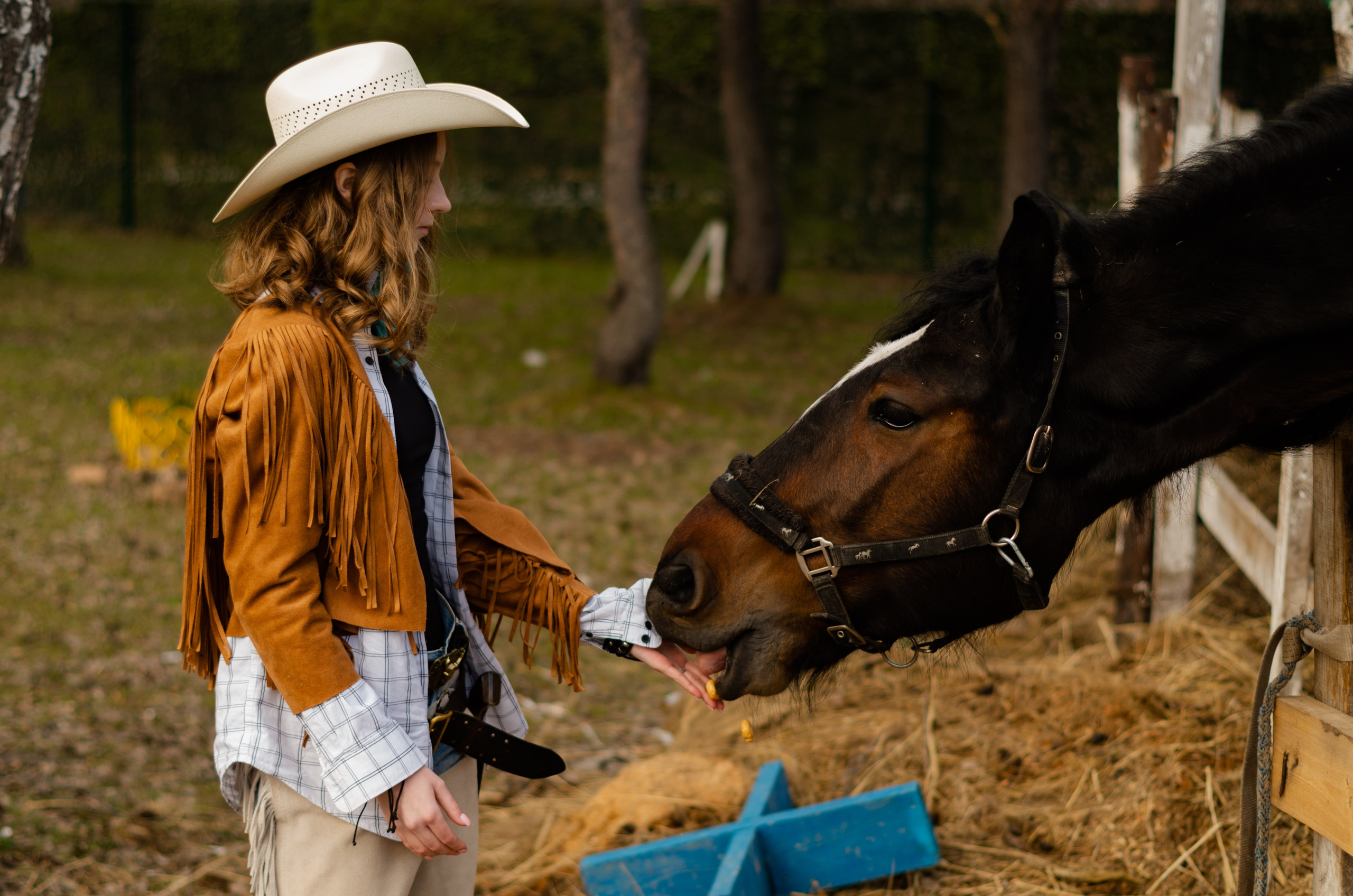 Ковбойская девчонка. Фотограф Марина Доглядная Челябинск фотосессии с лошадьми, мотоциклами
