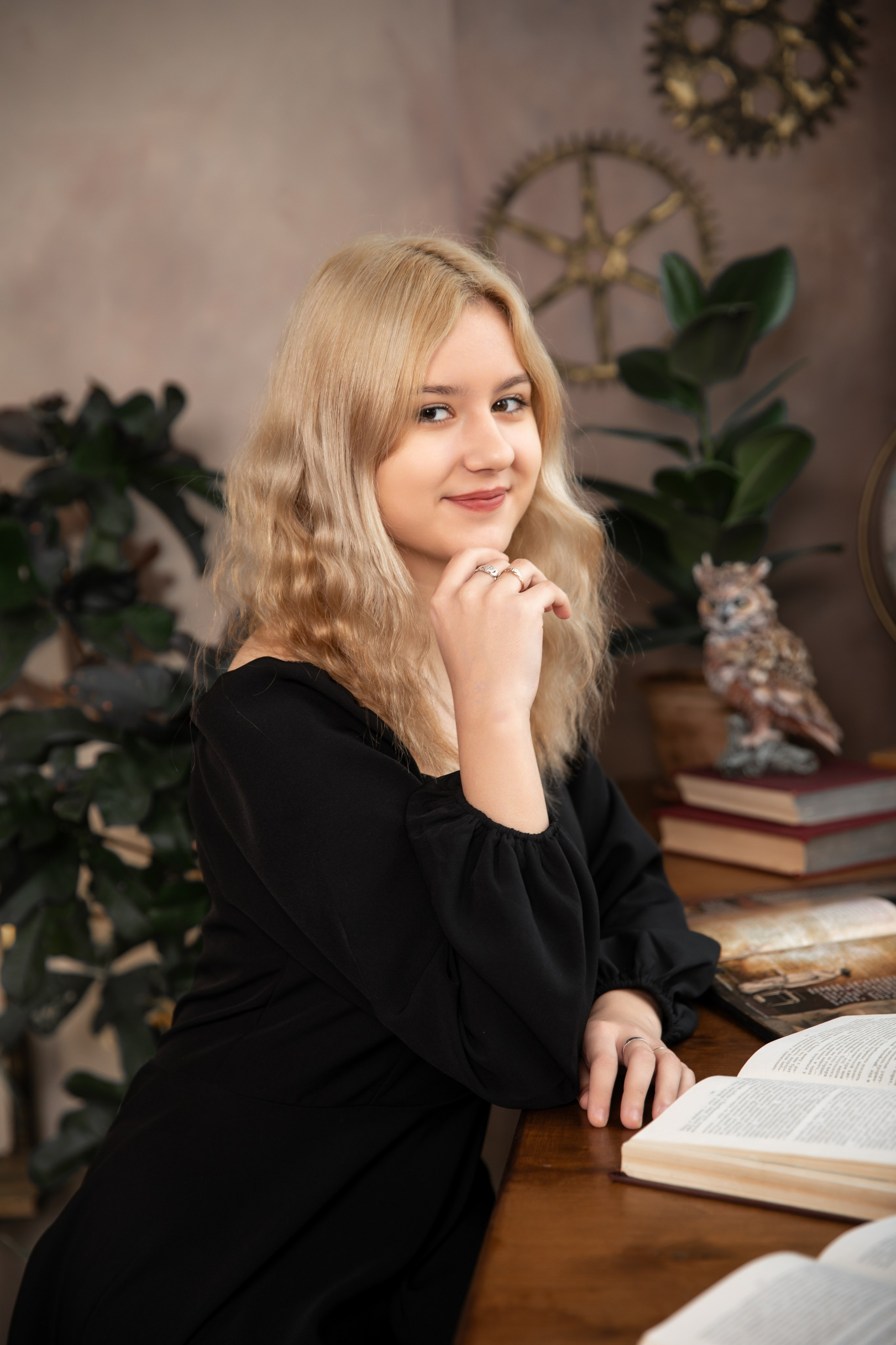 В фотозоне «Исследователь». Выпускные альбомы Евгении Виноградовой г. Липецк