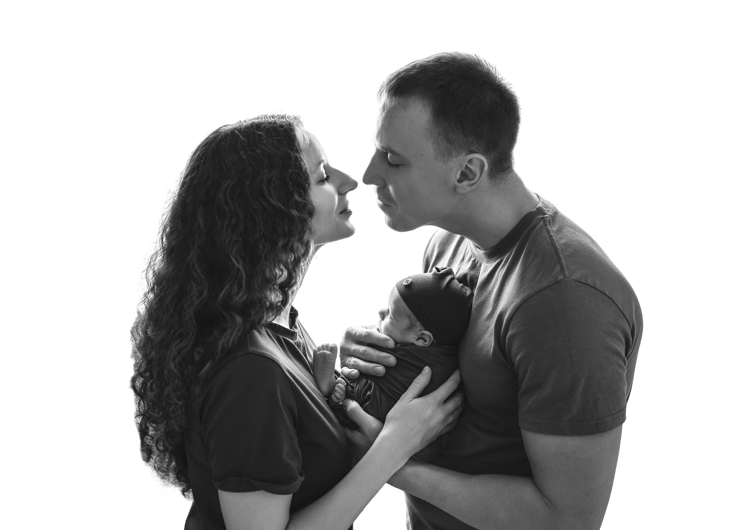 «Экспресс» + семейные кадры + доп. ретушь (13 дней). Фотограф новорожденных в Ялте