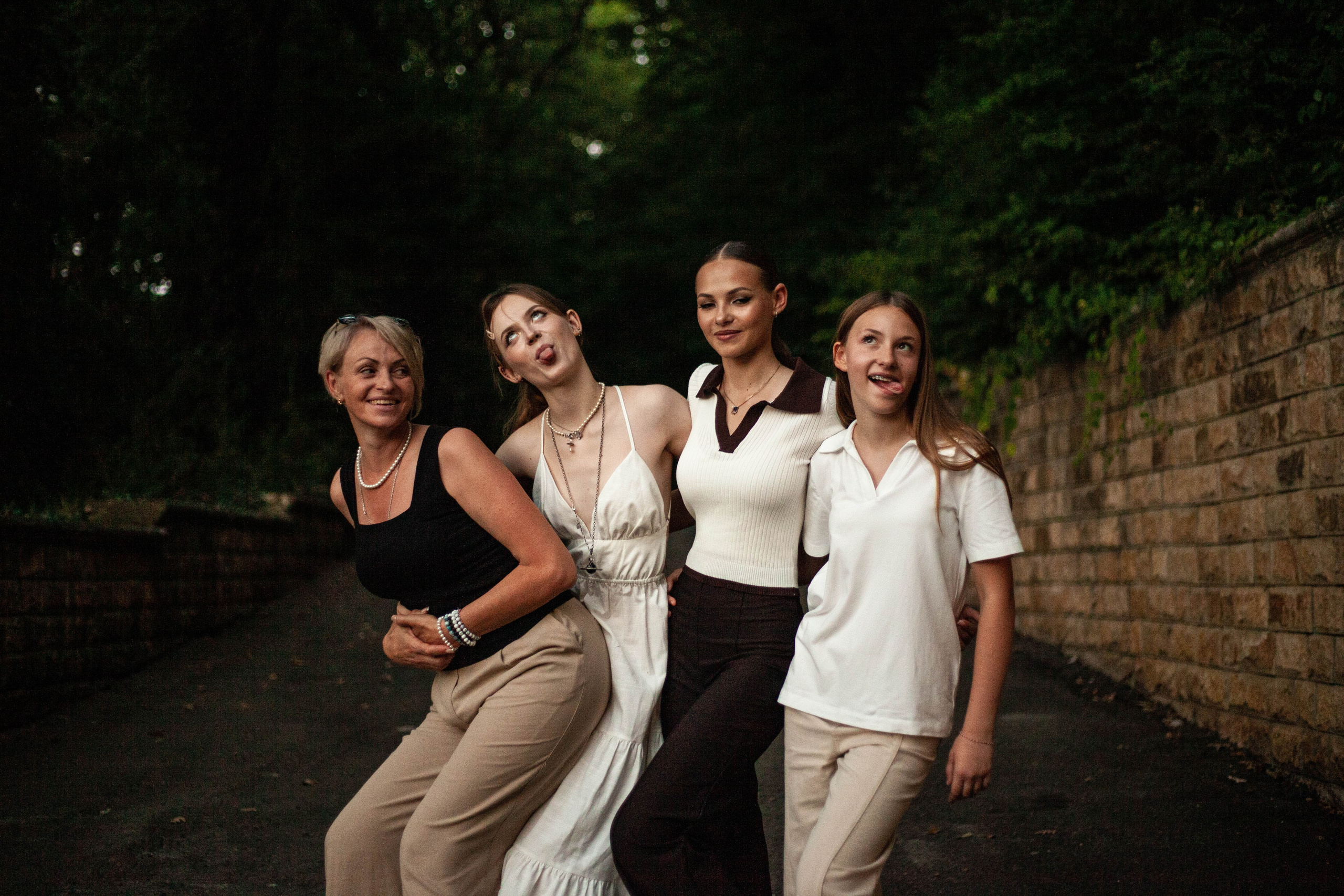 Абрау. Уличный фотограф Города N