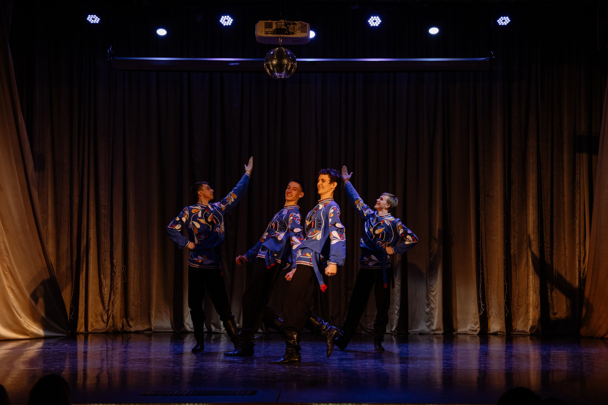 Сибирские узоры ДК Ефремова. Фотограф Юлия Мальцева