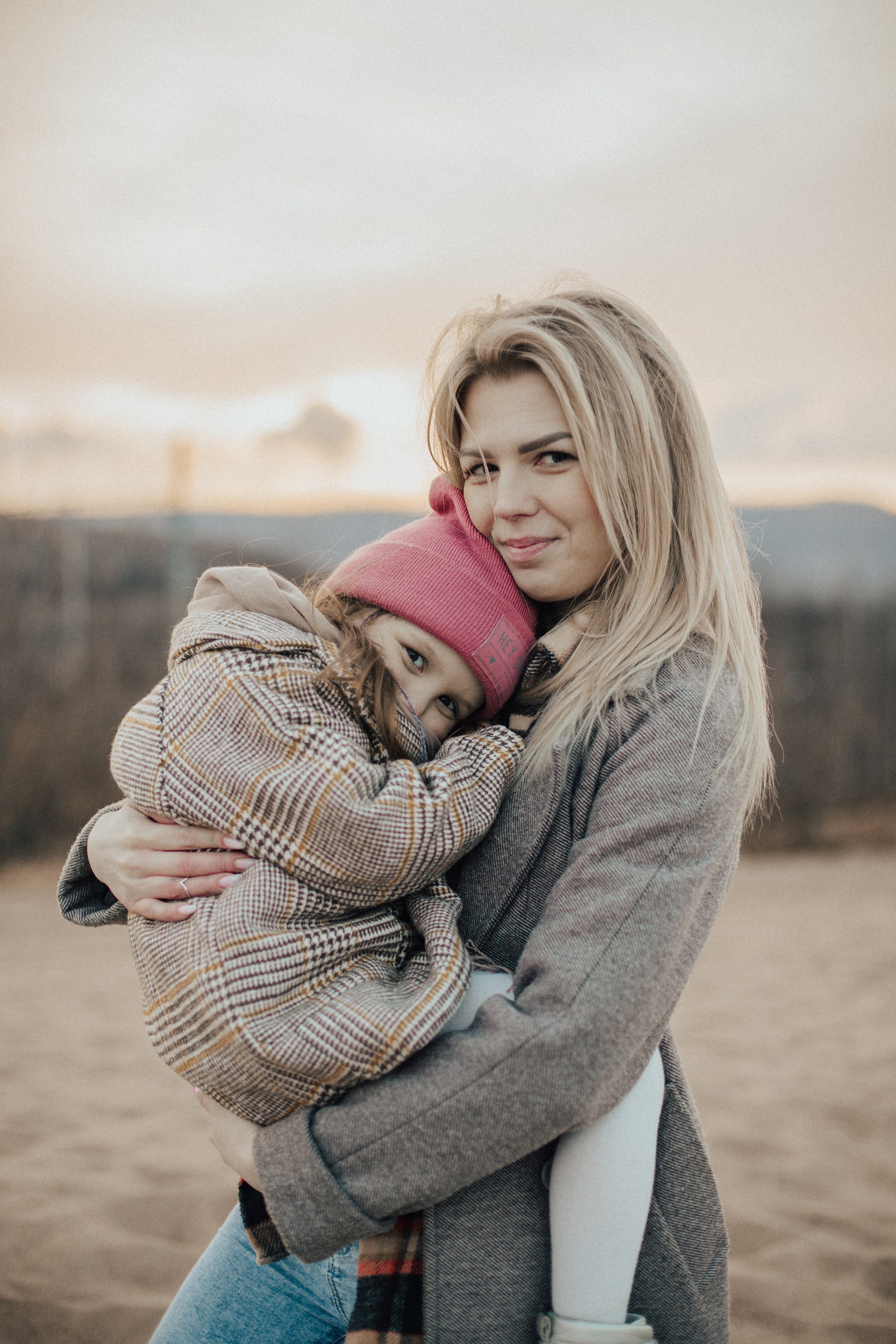 Алиса с мамой на Байкале. Фотограф Слюдянка Иркутск Наталья Кургина