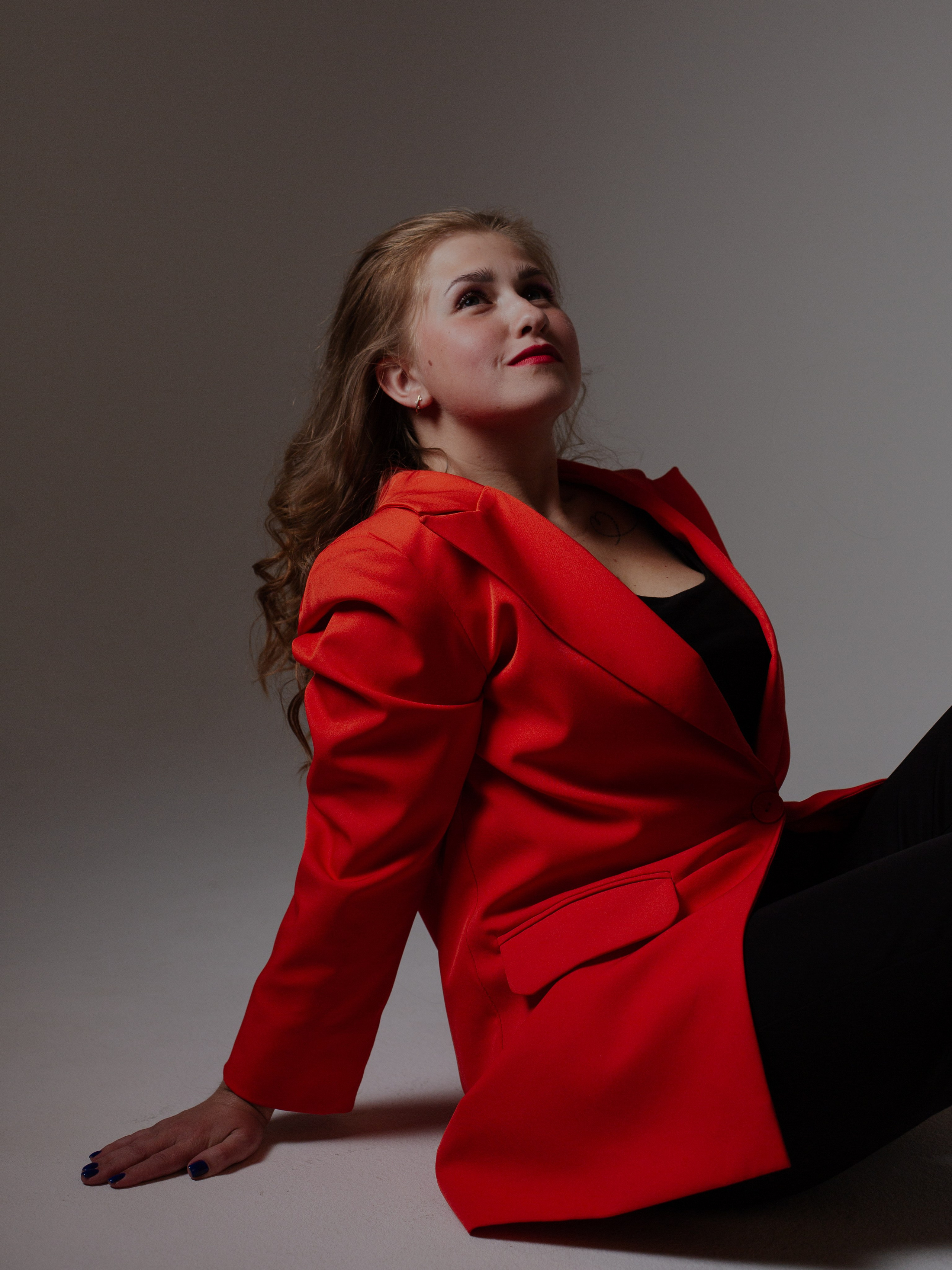 Полина. Фотограф Julia Milton | Портреты, съемки для маркетплейсов, лавстори, съёмка беременности в Санкт-Петербурге. Обучение фотографии в Спб очно