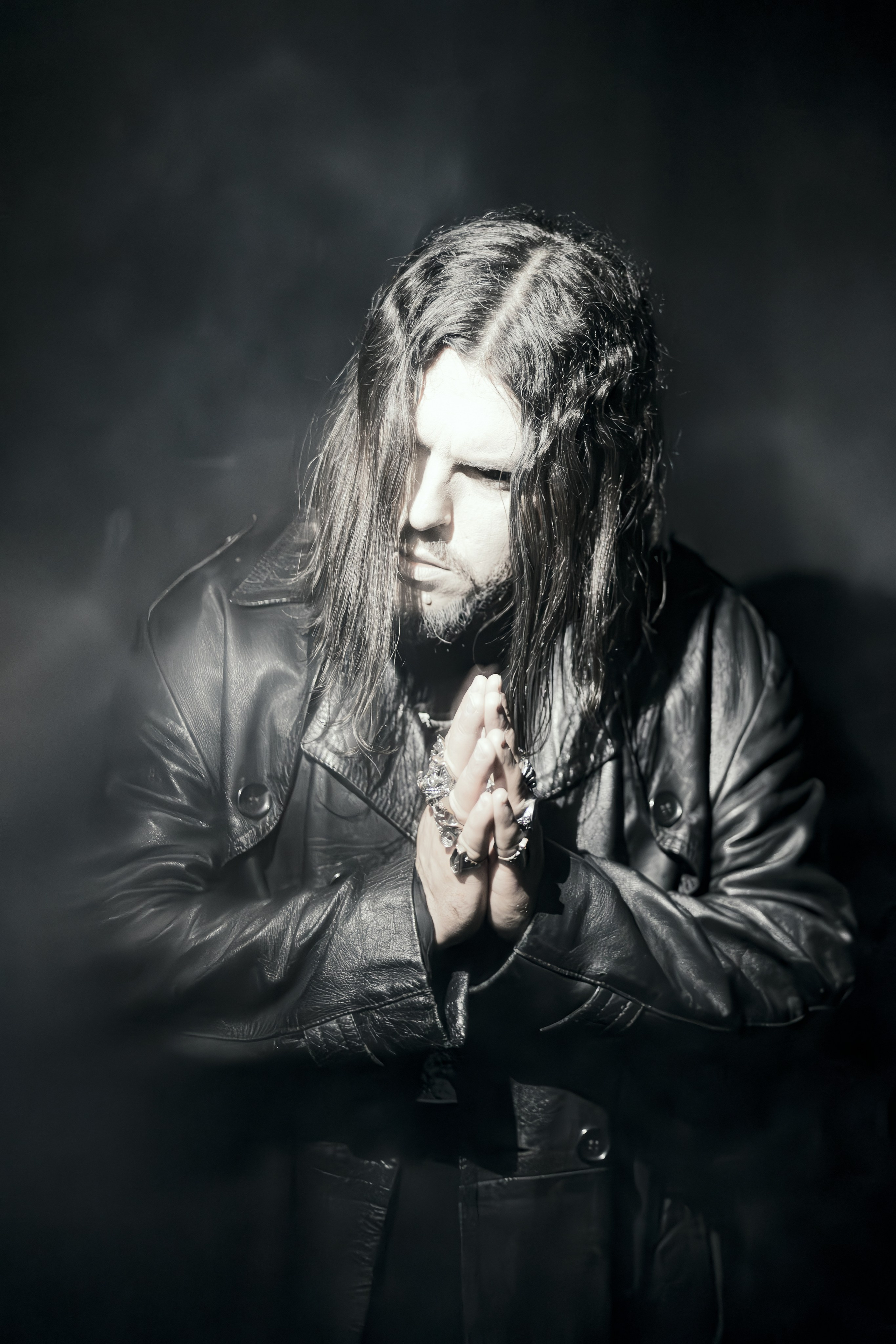 Sagath — Я жду наступления темноты, в объективе Alexander Veselkov. ALEXANDER VESELKOV — ФОТОГРАФ | NFT ARTIST | РЕЖИССЕР I VISUAL ARTIST