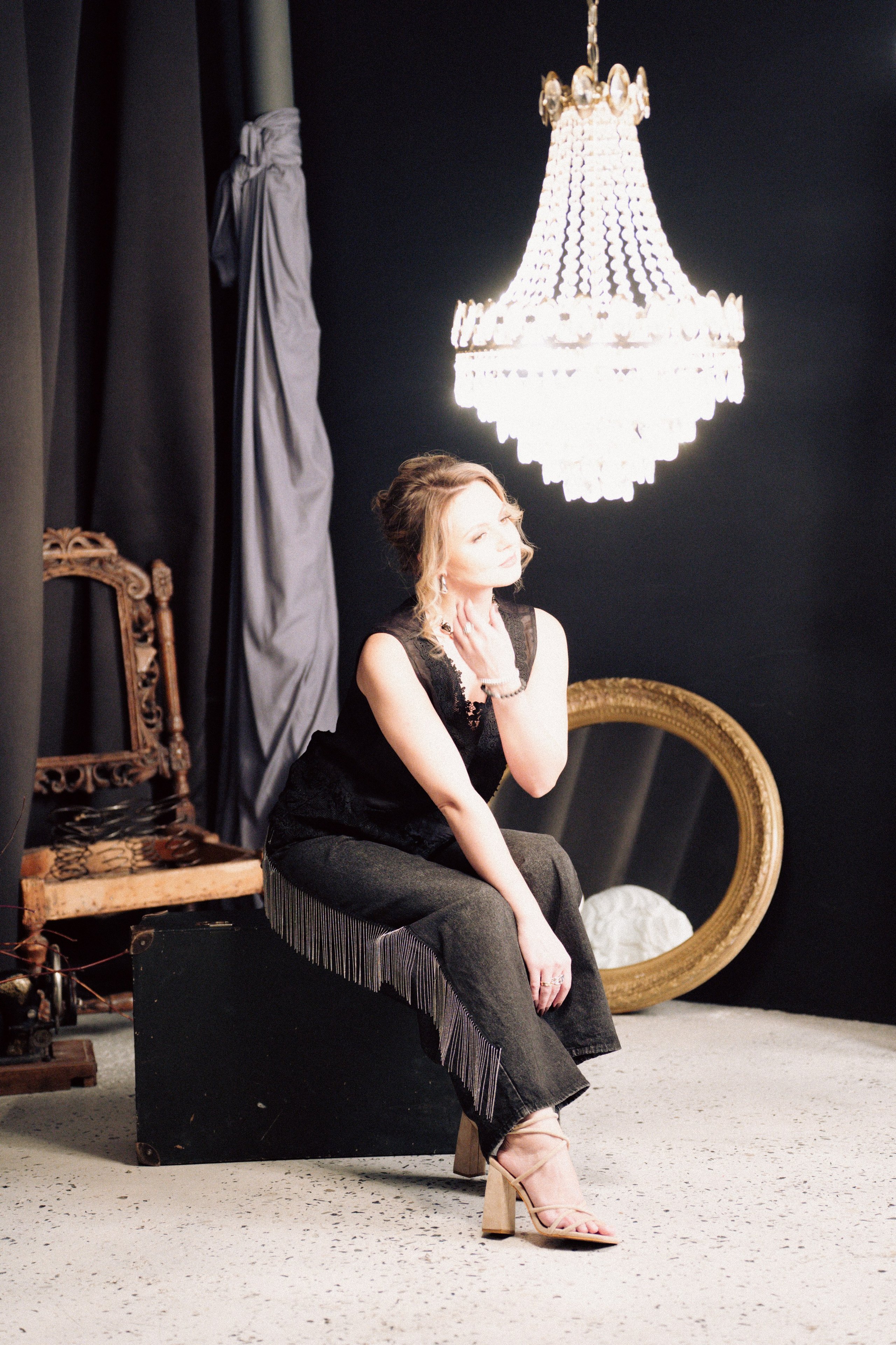 НОВОГОДНЯЯ ФОТОСЕСИИЯ В СТУДИИ ДЛЯ ДЕВУШКИ И ПРОГУЛКА ПО ЧЕРНЫШЕВСКОЙ. Профессиональный фотограф, Санкт-Петербург — Виктория Богомолова