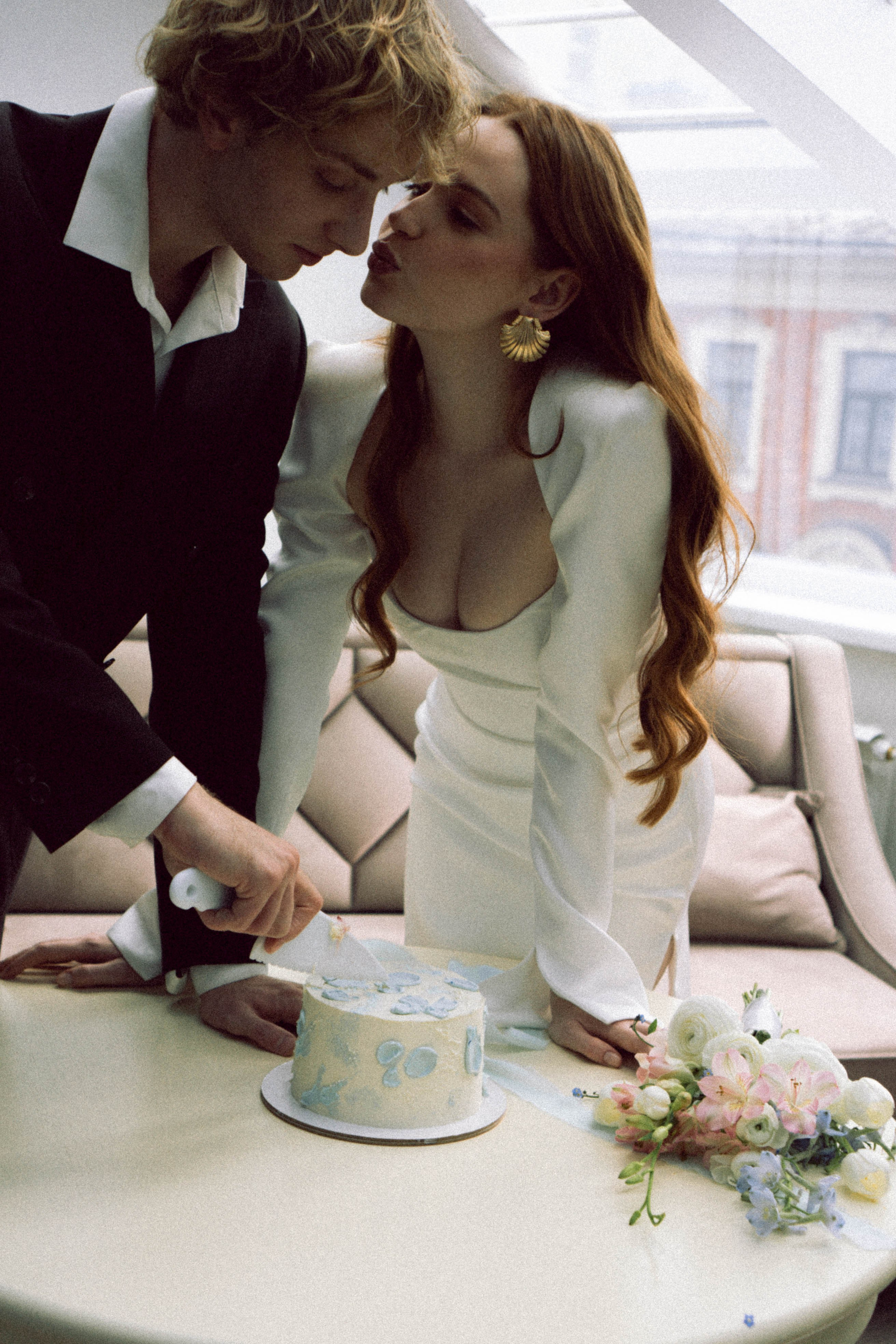 СВАДЕБНАЯ СЬЕМКА В ОТЕЛЕ. СБОРЫ ЖЕНИХА И НЕВЕСТЫ И ТАКЖЕ ТОР И ПОДГОТОВКА К ПРОГУЛКЕ. Профессиональный фотограф, Санкт-Петербург — Виктория Богомолова