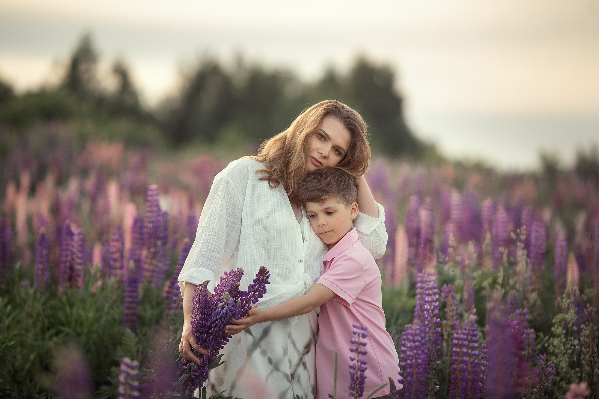 Красивая семейная съемка в люпиновом поле. Tatyana Nadezhdina Family photographer