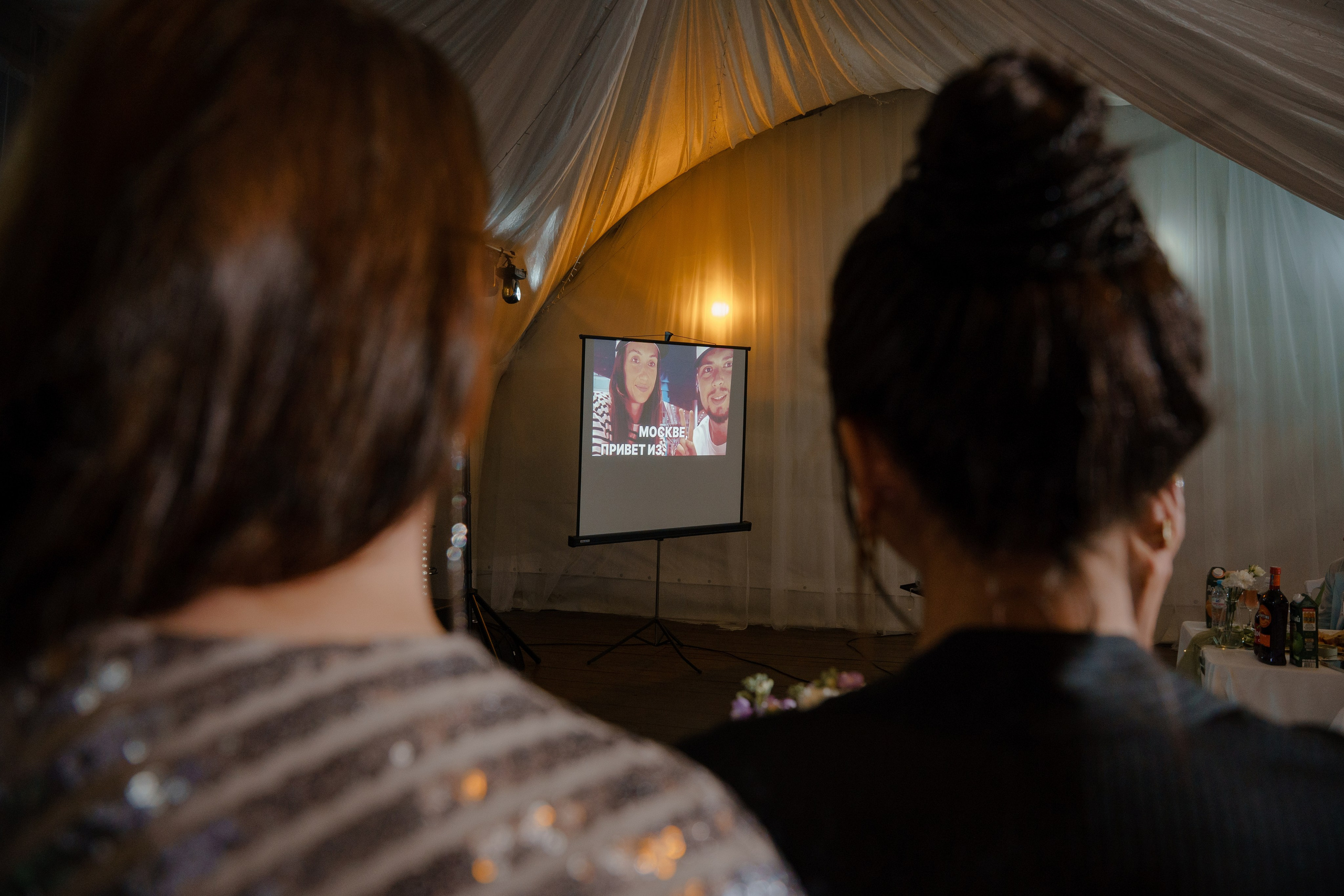 День рождения в шатре на водохранилище. Репортажный фотограф Москва Сергей Дружинин