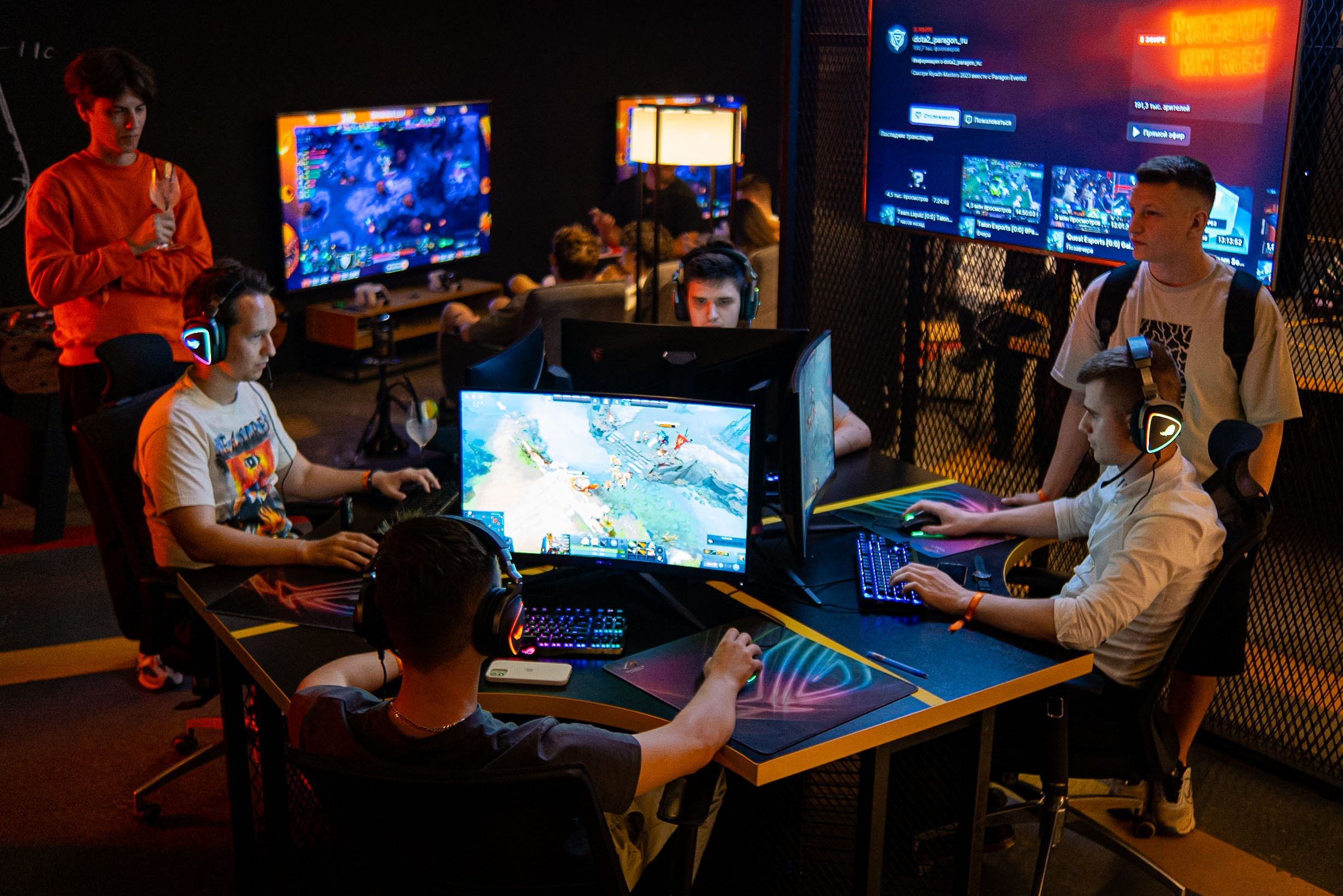 Win Line.Турнир по Dota2 и трансляция чемпионата International. Репортажный фотограф Денис Тихомиров. Москва