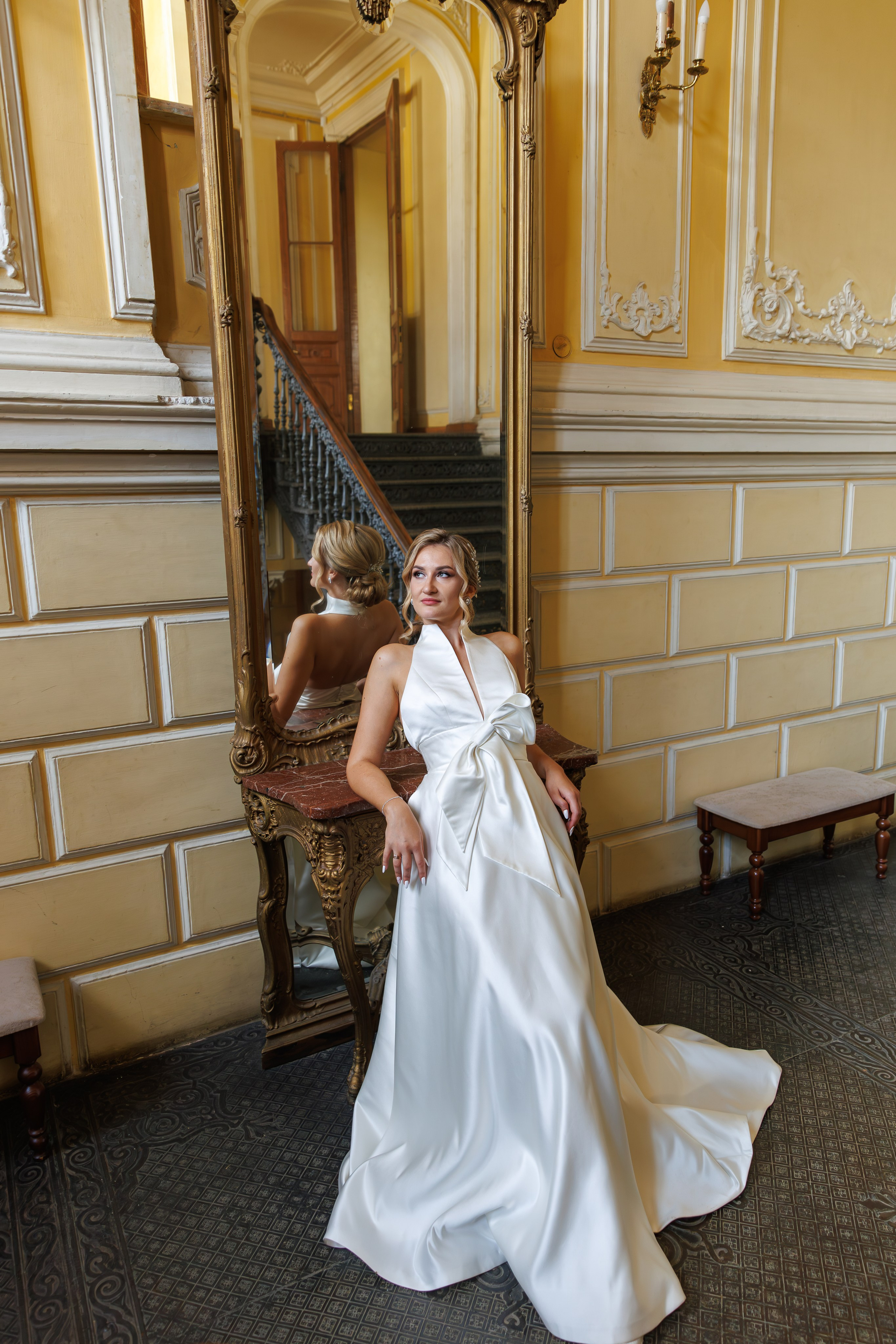 Свадебная фотосессия в библиотеке-читальне им А. С. Пушкина. Свадебный фотограф Москва и МО Сергей Киржаев