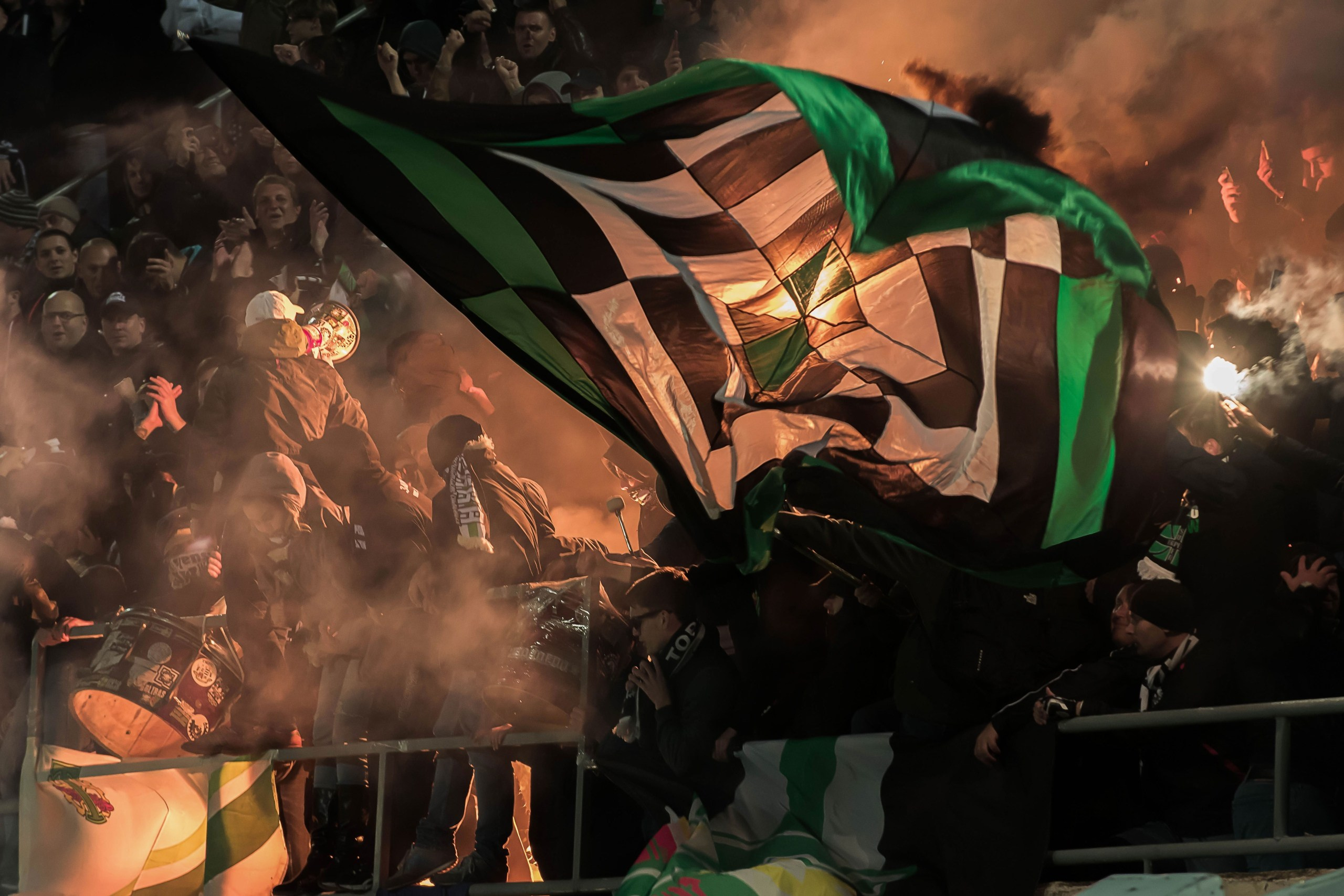 FOOTBALL. Lisa_krassna