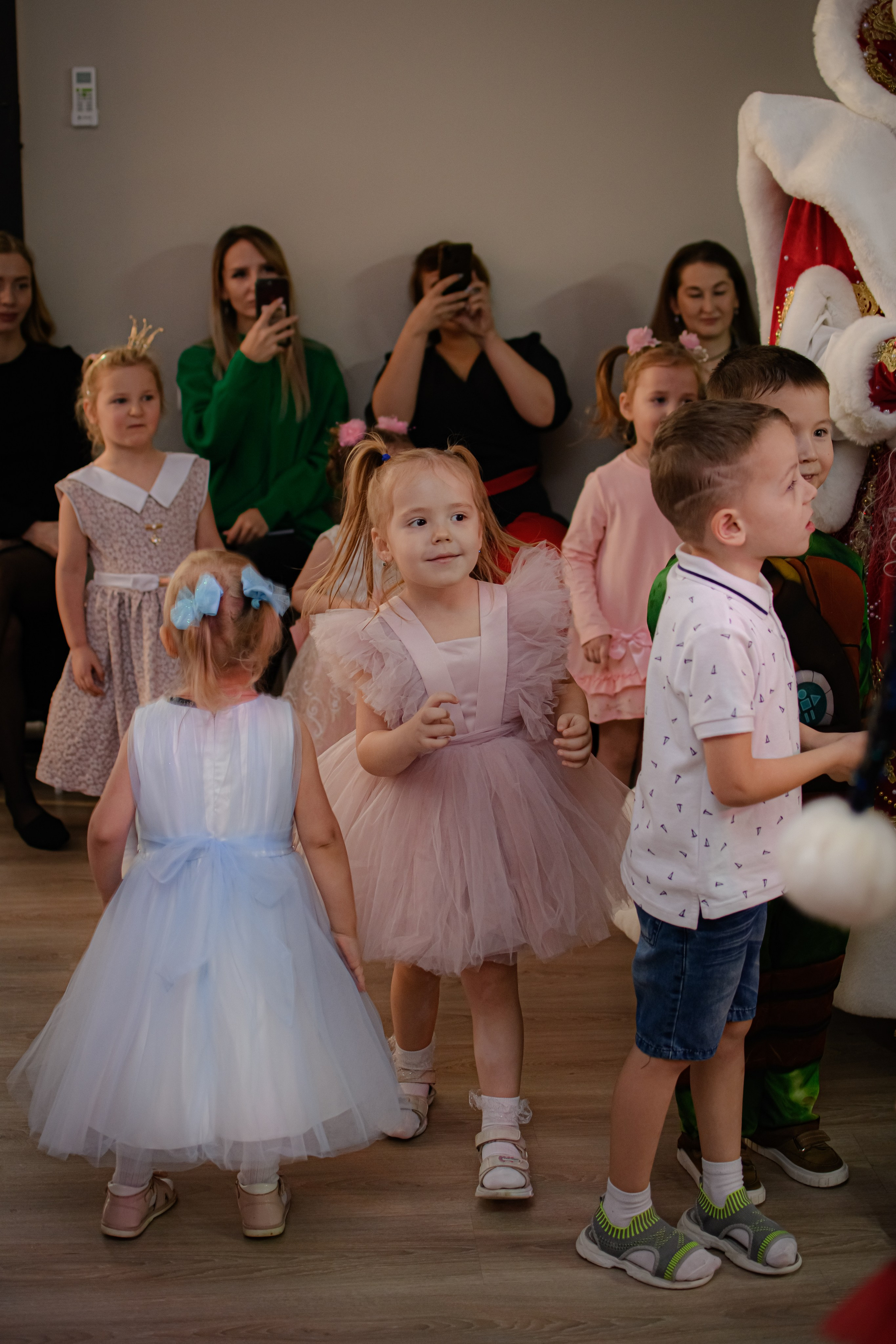 HAPPY NEW YEAR. Photokarish