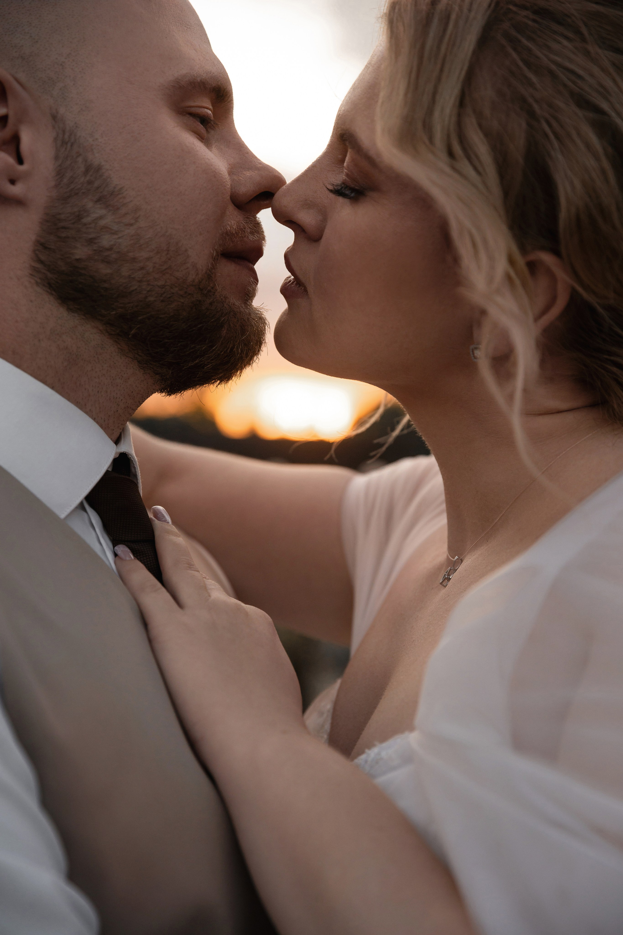 свадебная серия фотографий, фотограф на свадьбу Гладков, свадебная фотосессия на закате