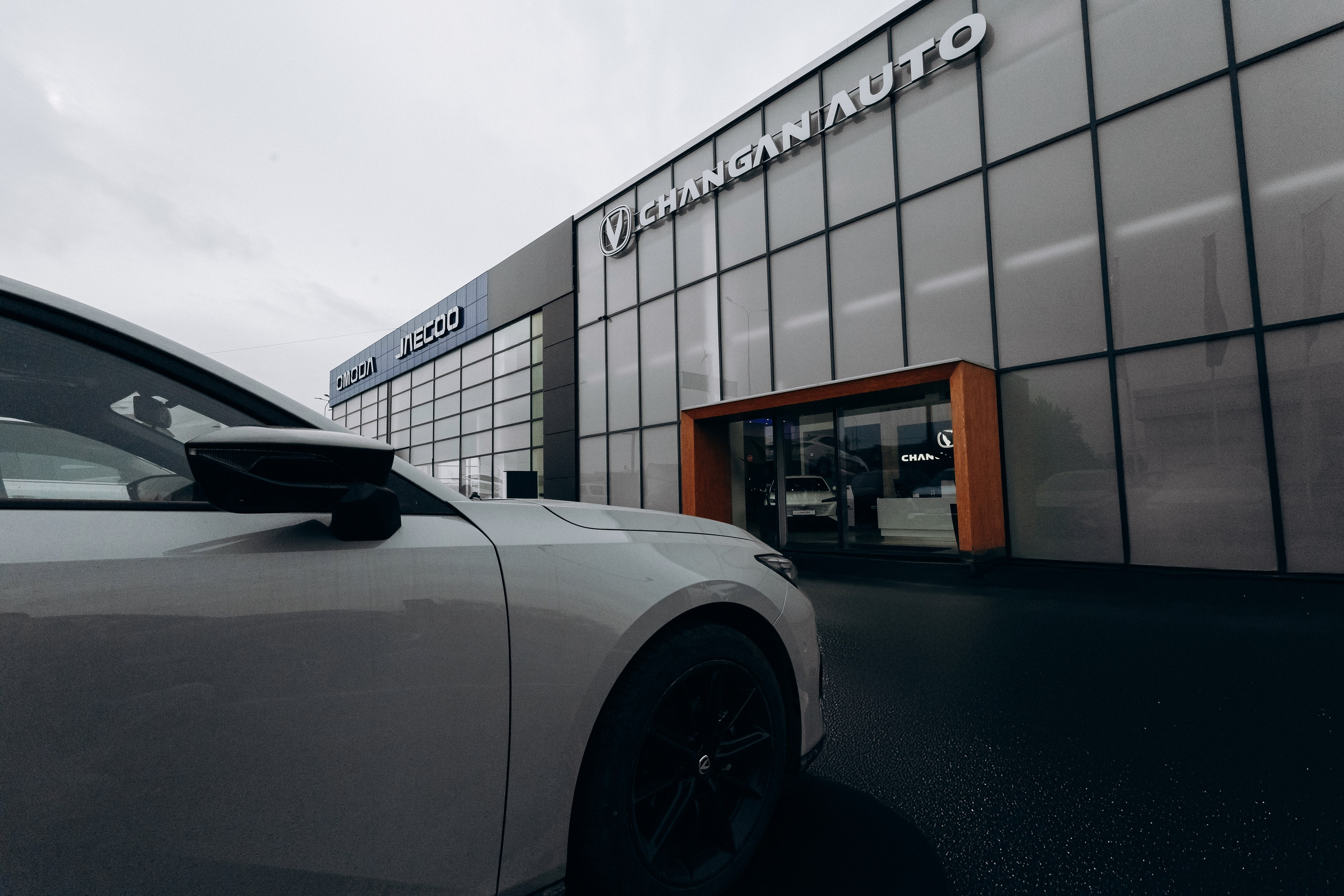 Автосалон OMODA \ Jaecoo \ Changan. Фотограф в Краснодаре Лагунов Владимир