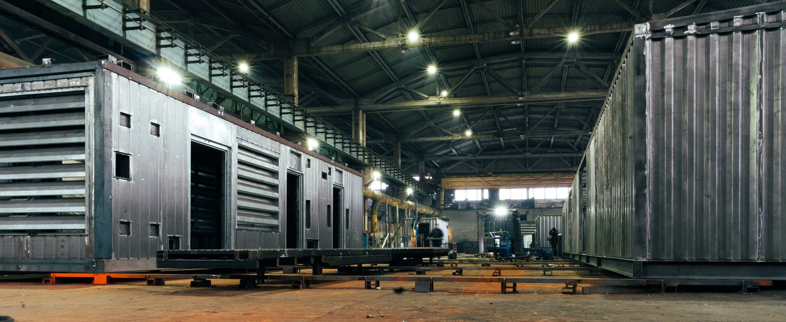 Рабочие цеха компании ПВК. Коммерческий Фотограф Виктор Фоменых