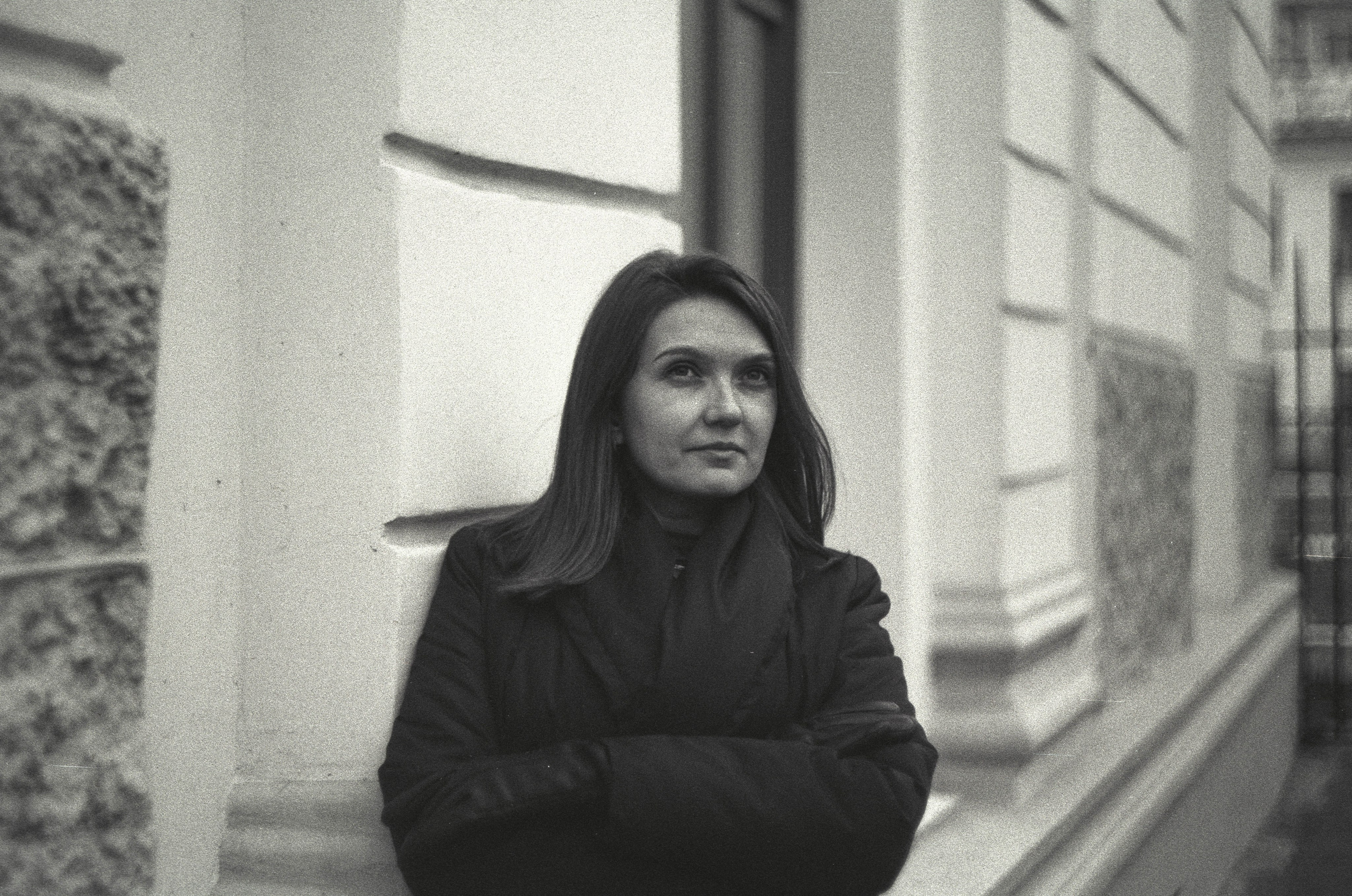 . Автор фотограф: Додров. Ph: dodrov. Пленочная фотография обладает своим уникальным очарованием и стилем, который отличается от цифровых снимков. Ее особенный характер проявляется в необычайной глубине, насыщенности и теплоте цветов, а также в нежной зернистости, которая добавляет текстуры и атмосферности снимкам