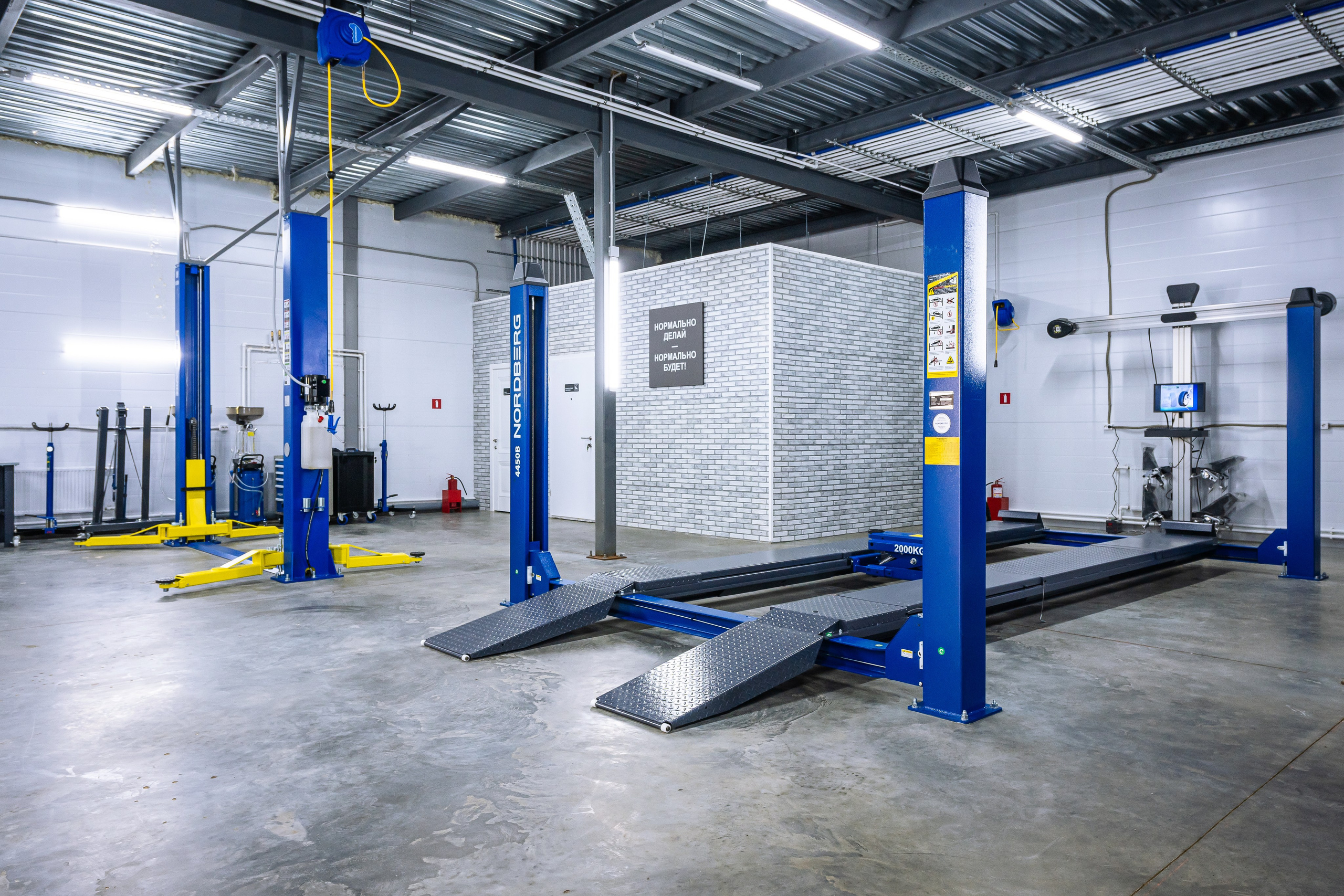 Интерьерная фотосъёмка — СТО, Автомойка. г. Москва, от 10 000р/час. Интерьерный & Репортажный фотограф Озеров Денис, г. Москва