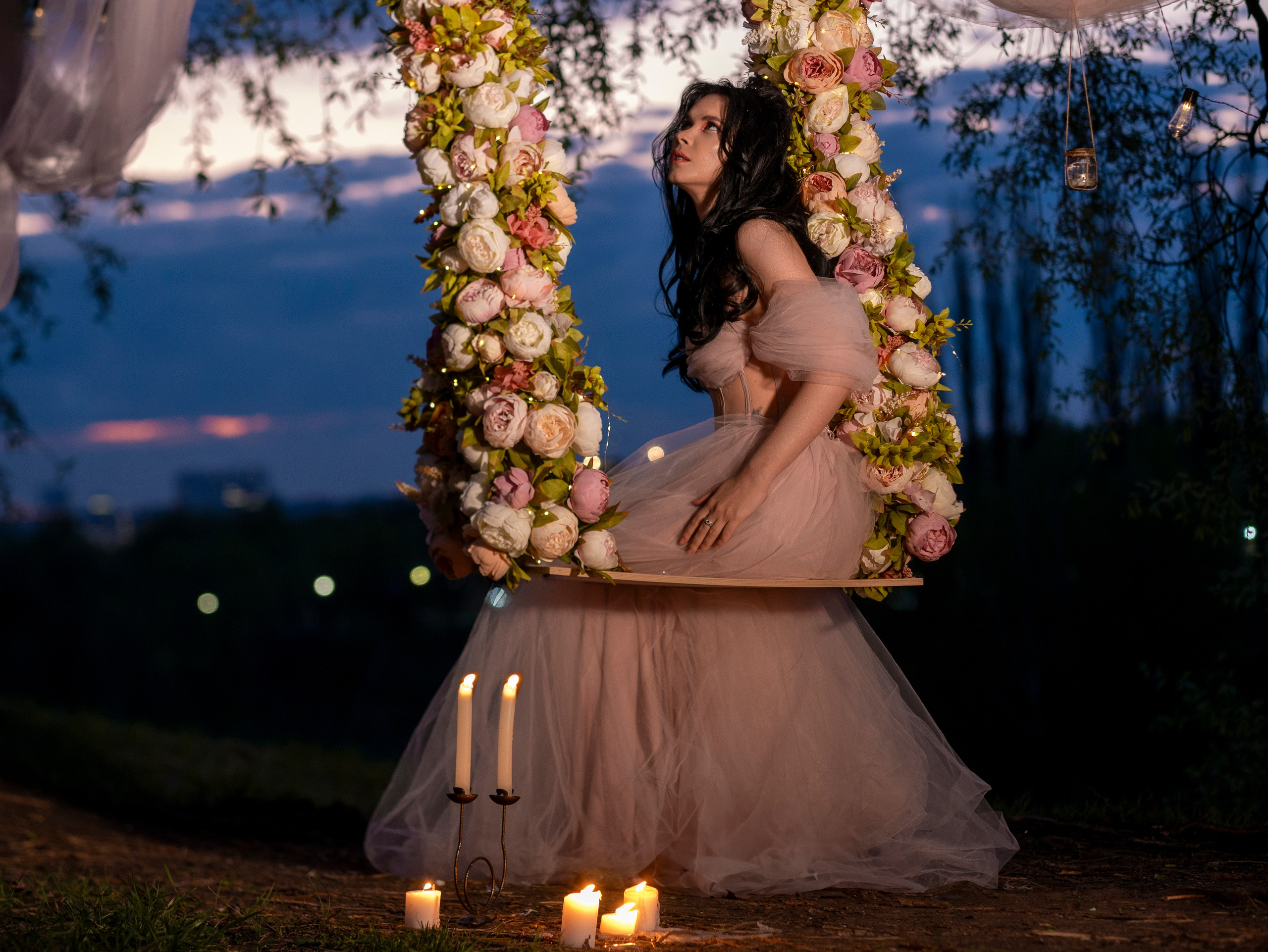 Цветочные качели. Арт фотограф, женский фотограф Москва