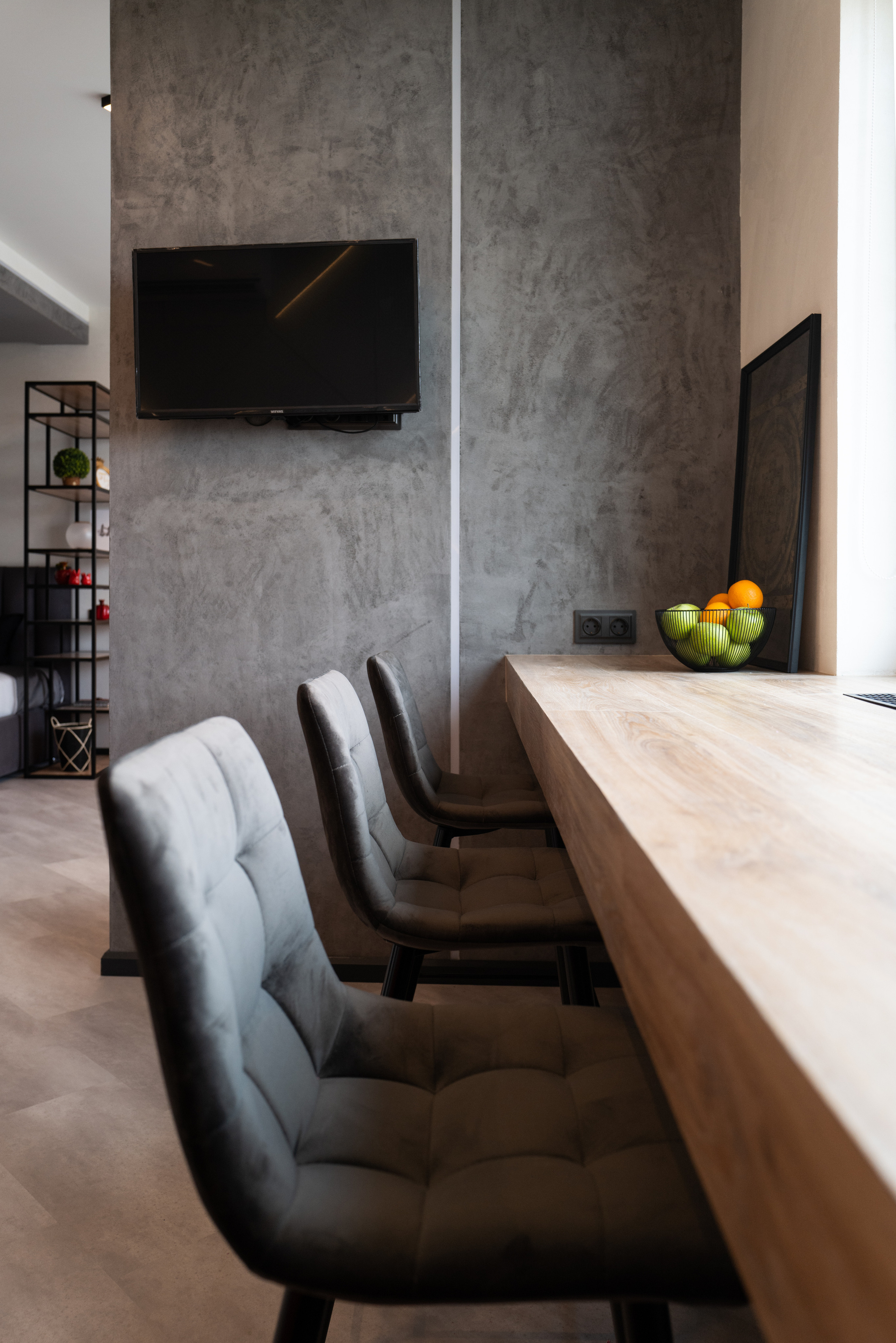 Барная стойка, полубар, декоративная подсветка интерьера, декоративная штукатурка в интерьере фото, дизайн проект интерьера