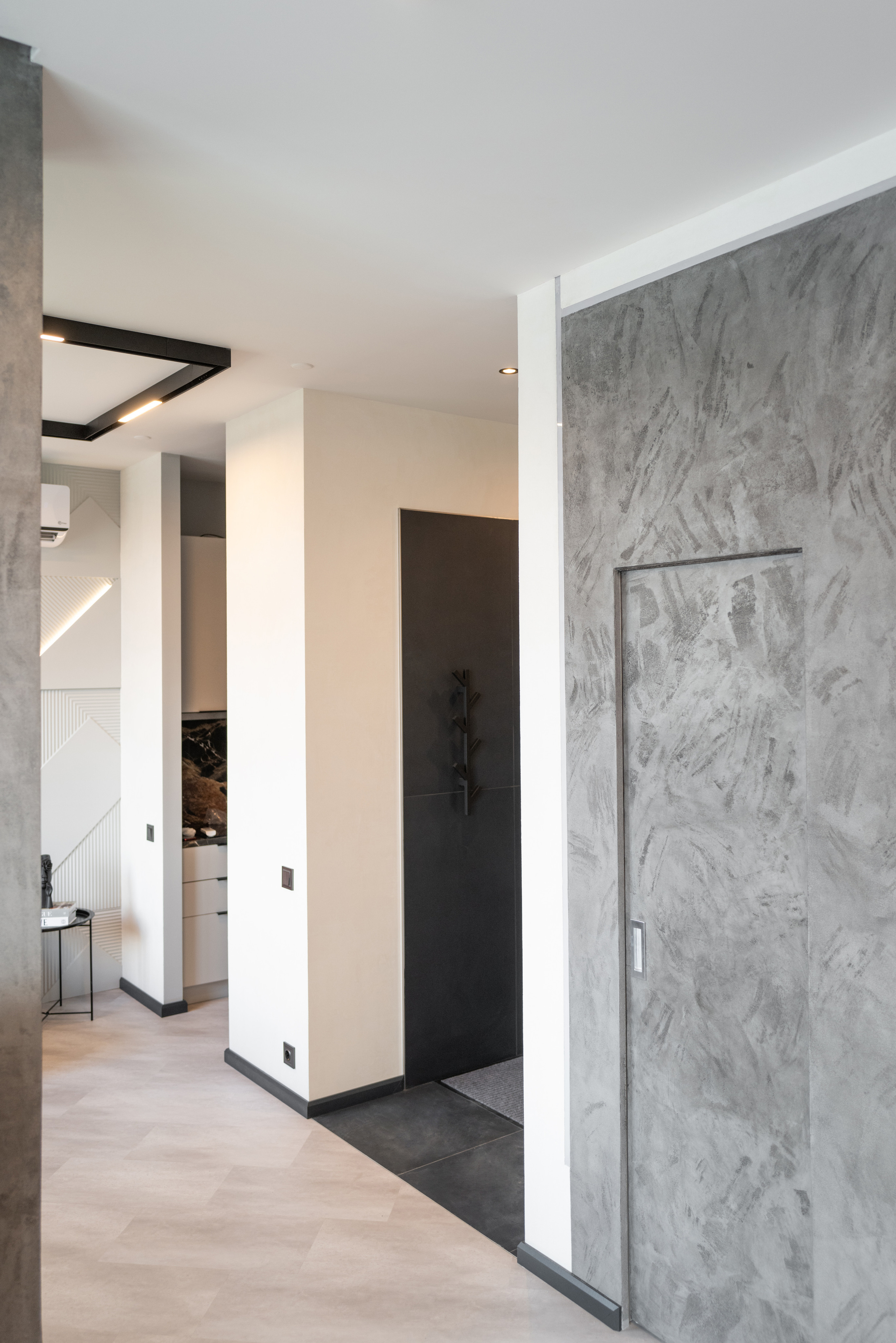 Интерьер прихожей, дизайн проект коридора, серая прихожая, серый интерьер