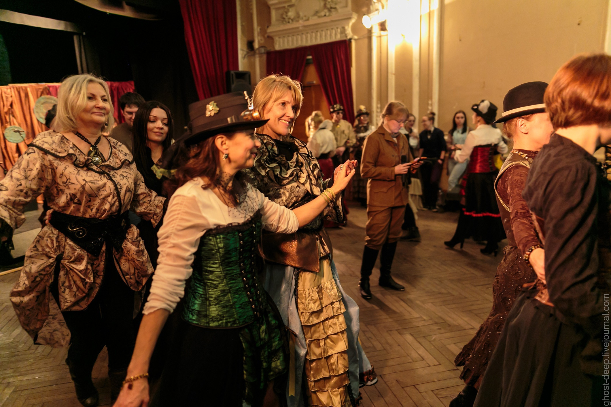 Тематические вечера. Фестивали. Дом Шрёдера