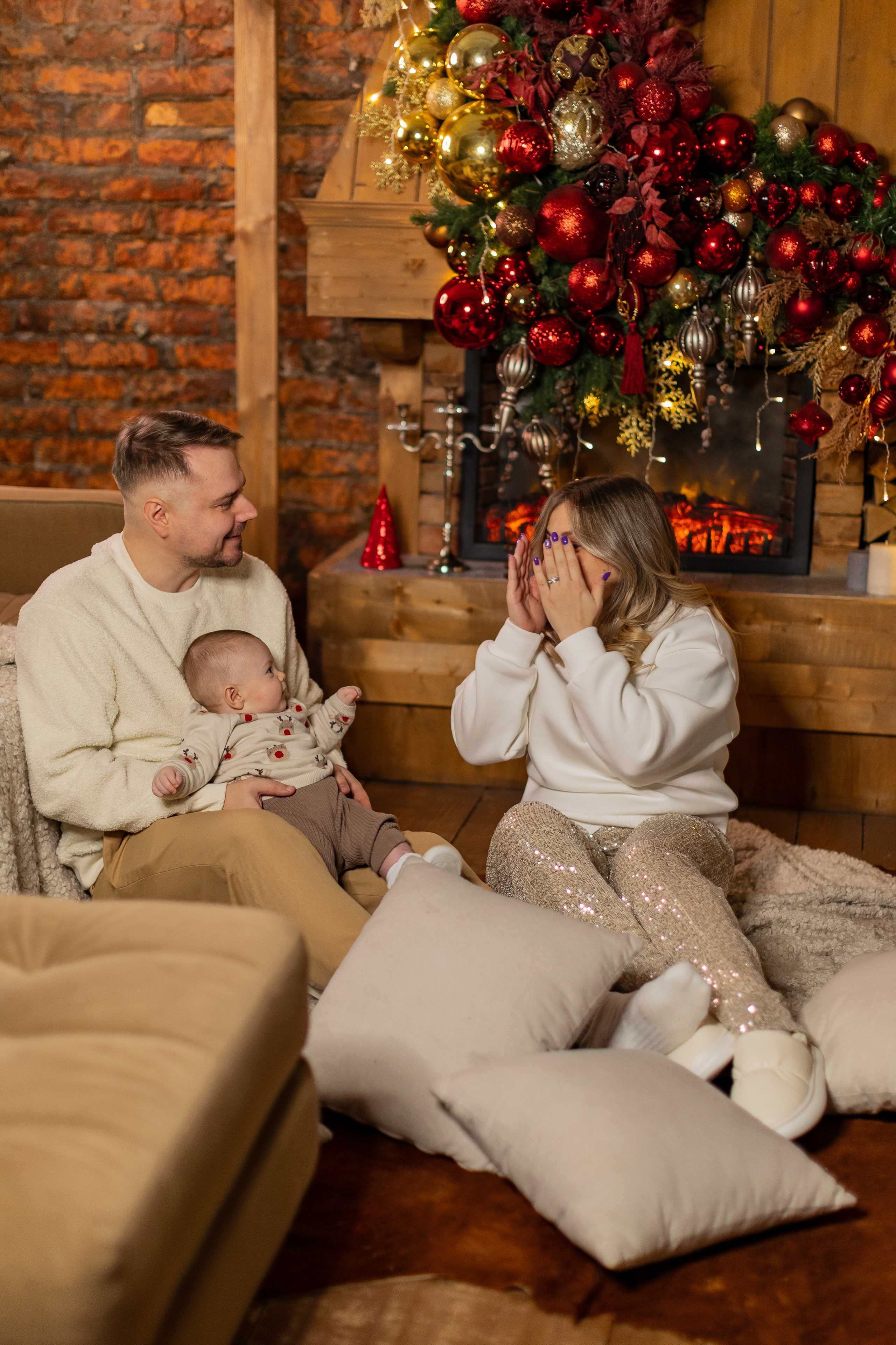 Фотосессии в Famous студии зал Оскар. Фото и видео Москва. Свадебный фотограф, видеограф, фотосессии, видеосъемка