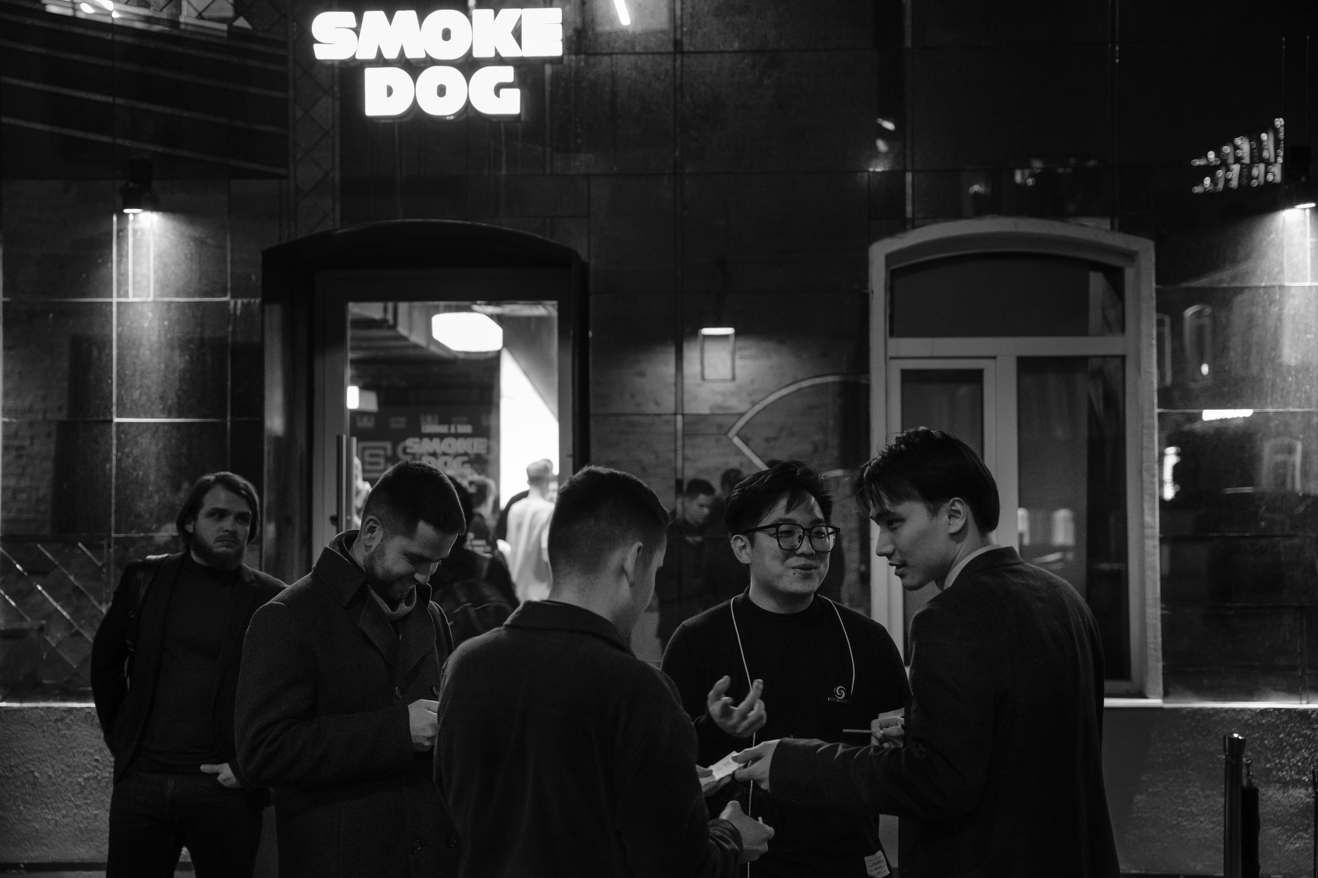 Crypto Summit 2024 After Party в SMOKE DOG. Репортажный фотограф Москва Сергей Дружинин