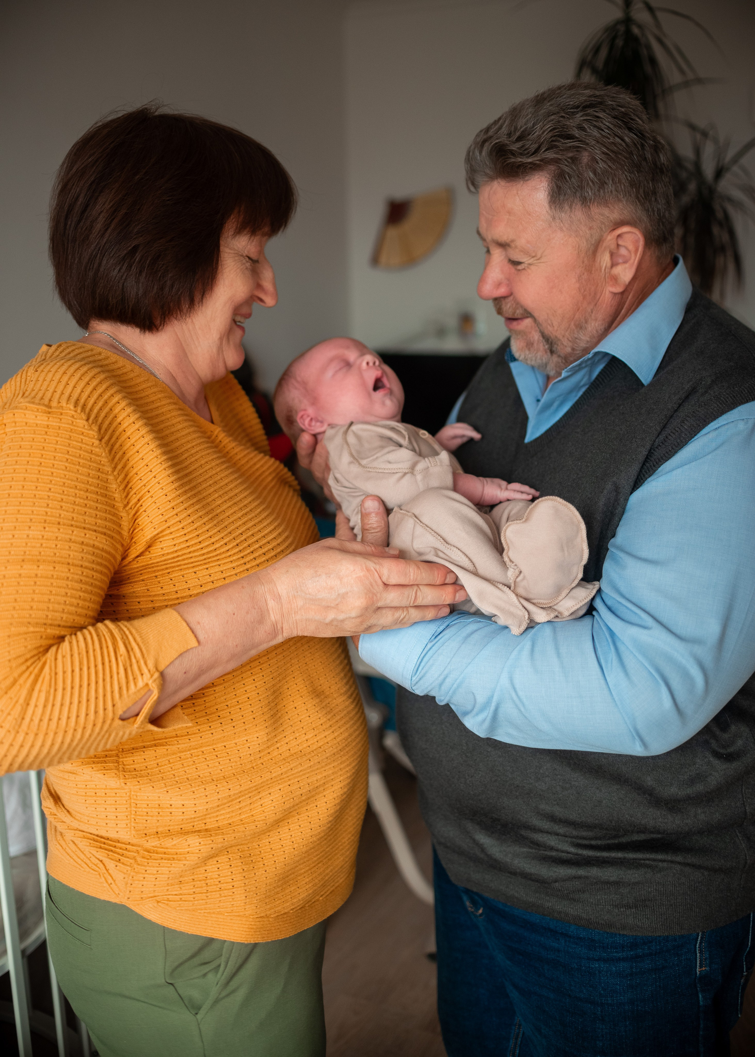 Выписка Константина 2РД. Семейный фотограф на выписку из роддома и крещение Минск Настя Гришук