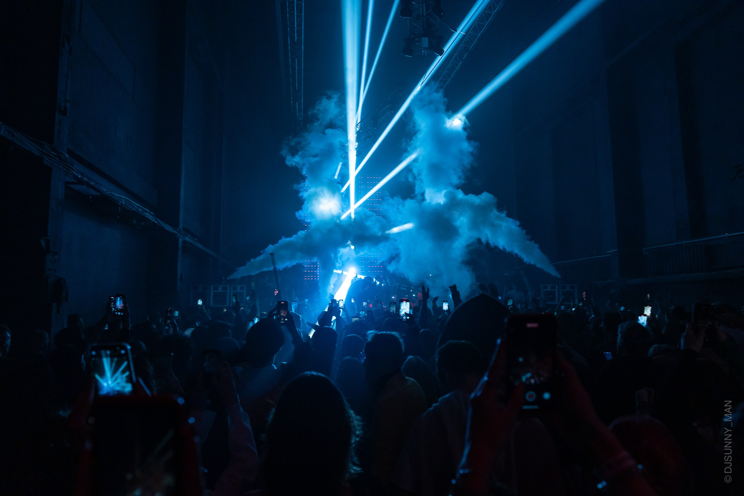 Metro Gorkovskaya ЦЕХ. Sunnyman