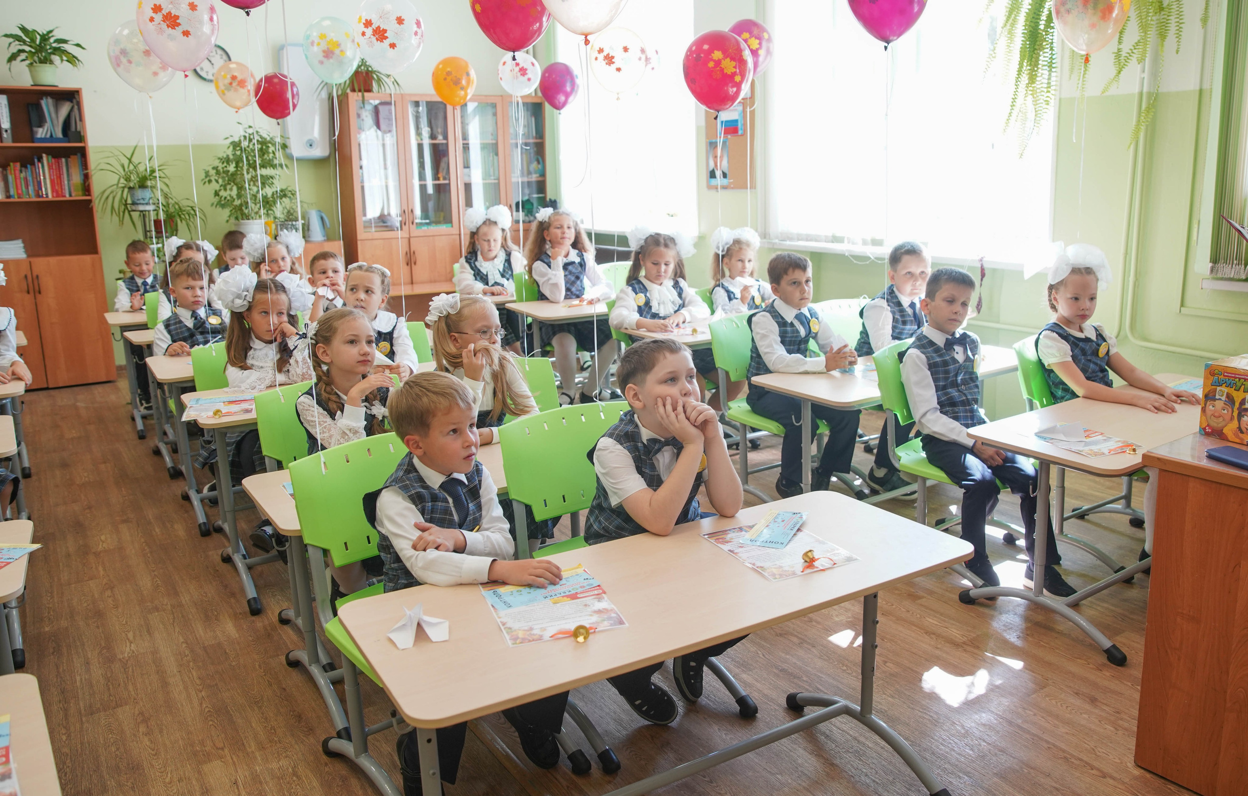 Первый класс линейка, в классе, портреты. Семейный и детский фотограф в Нижнем Новгороде