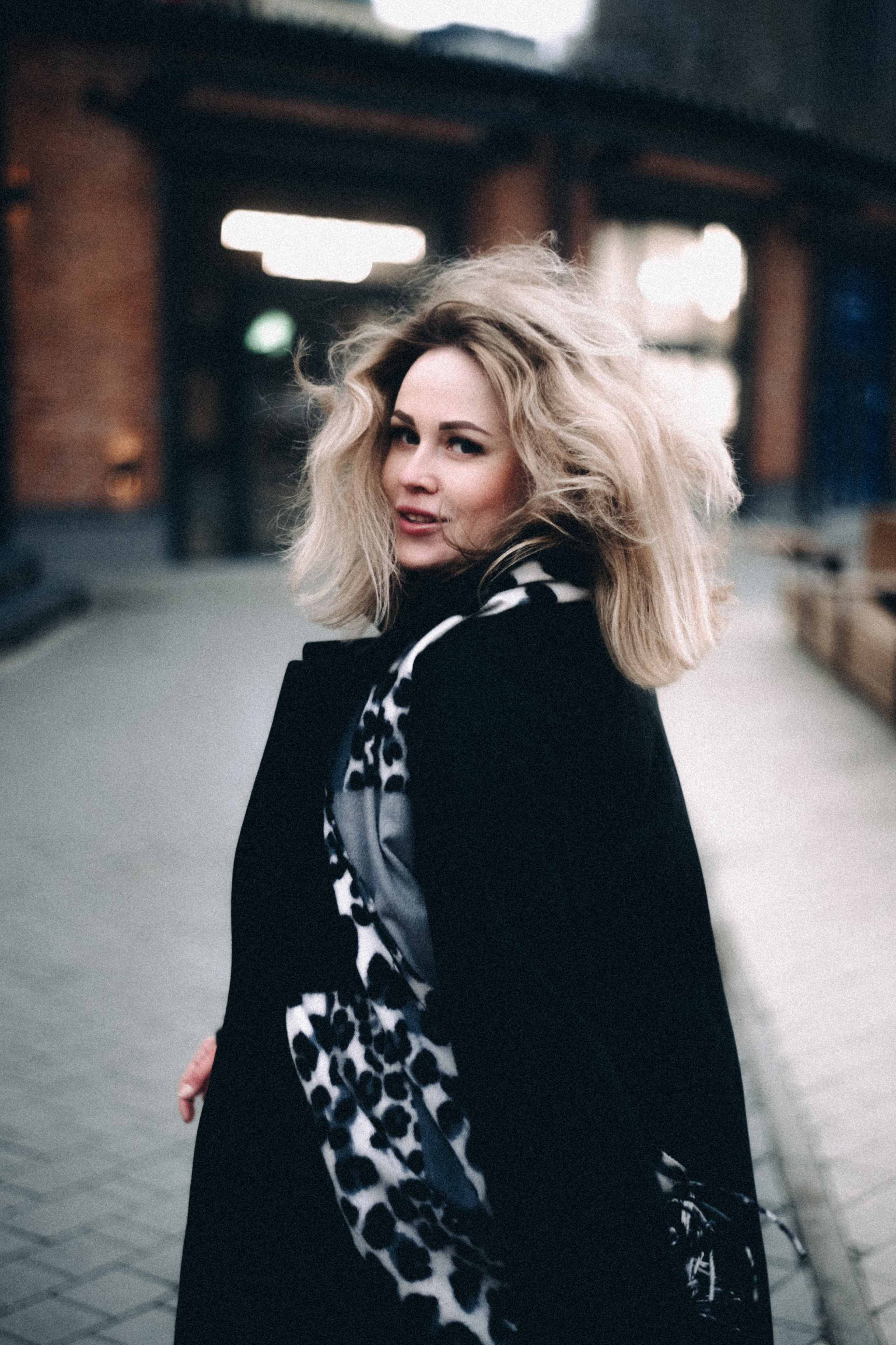 Киношная съемка около арт-пространства «Дизайн завод» и «Хлебозавод»