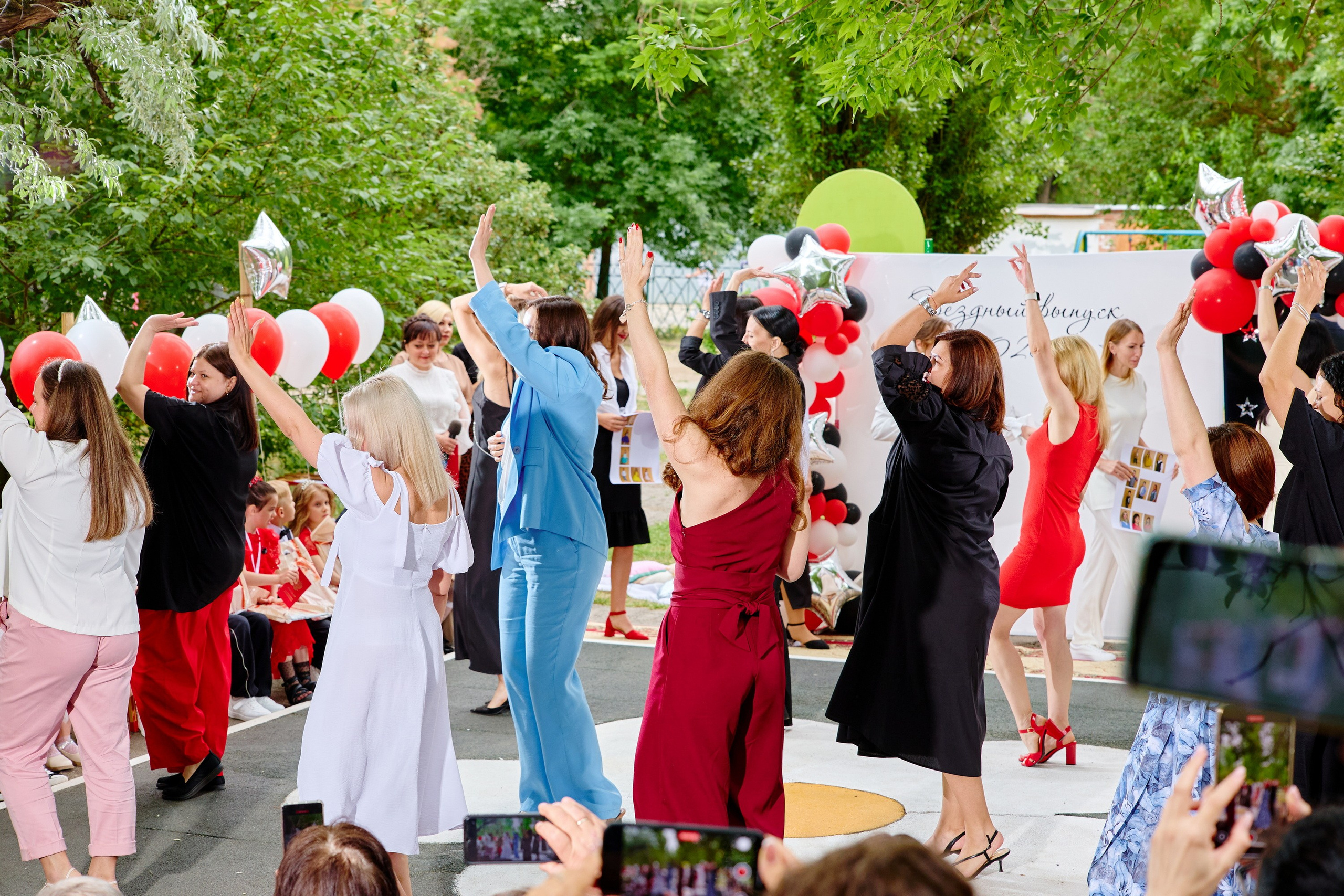 Выпускной 45 сад. Фотограф Выпускные альбомы Таганрог Сергей Коробченко